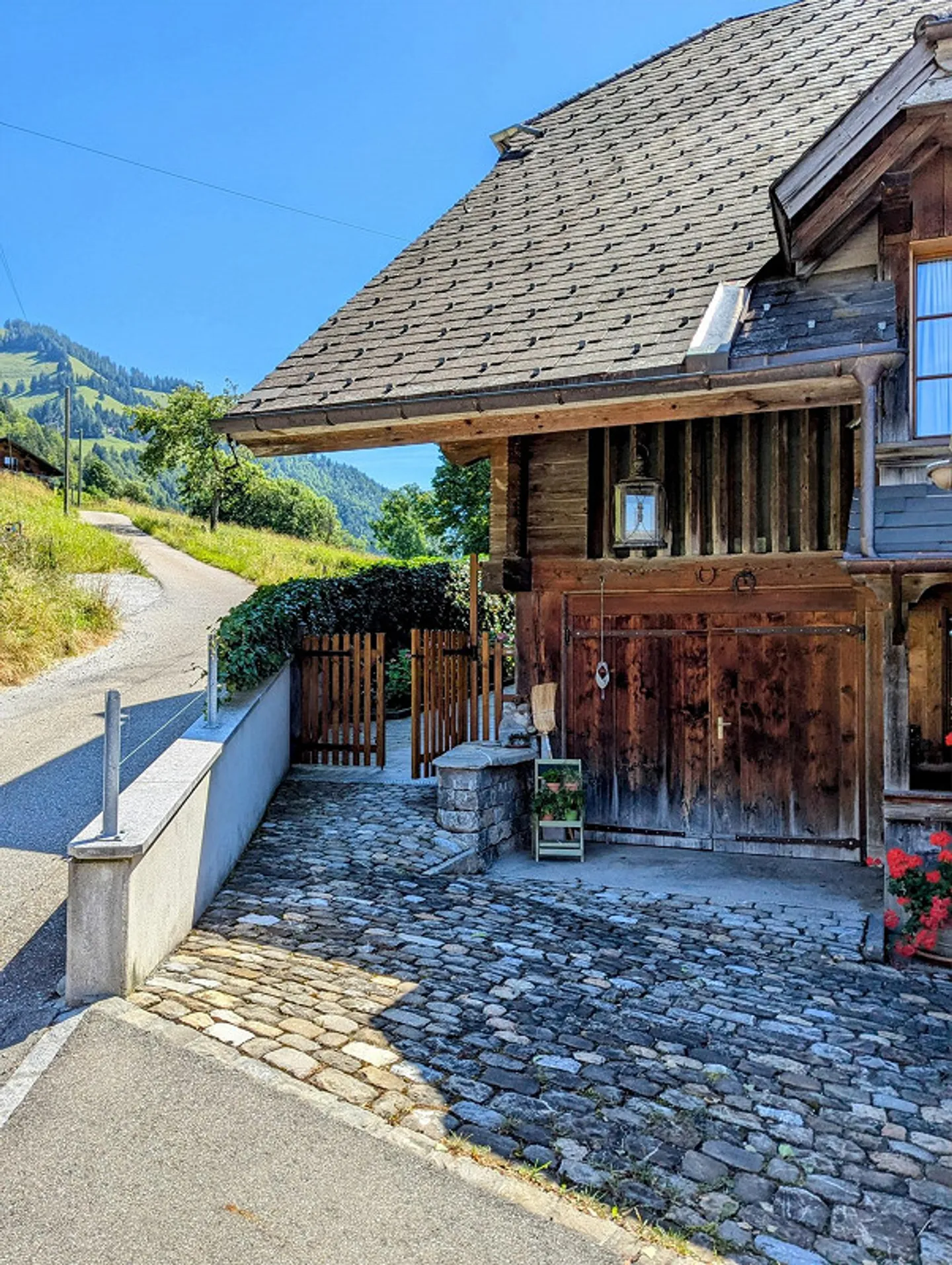 Casa residenziale o vacanziera esclusiva nel Simmental (BE) - Foto 3 di 19