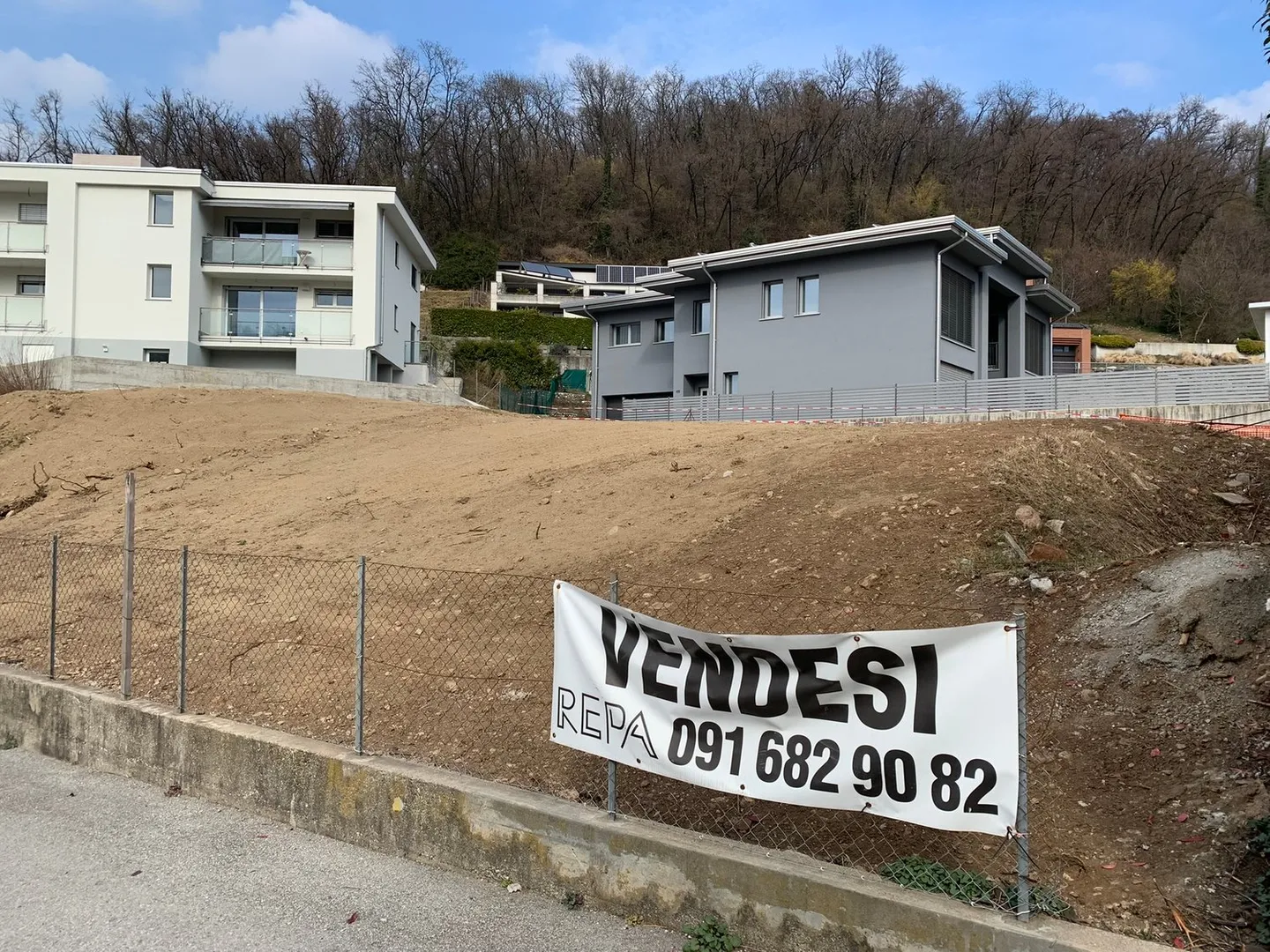 Sale of building land in Arzo - Photo 2 of 3