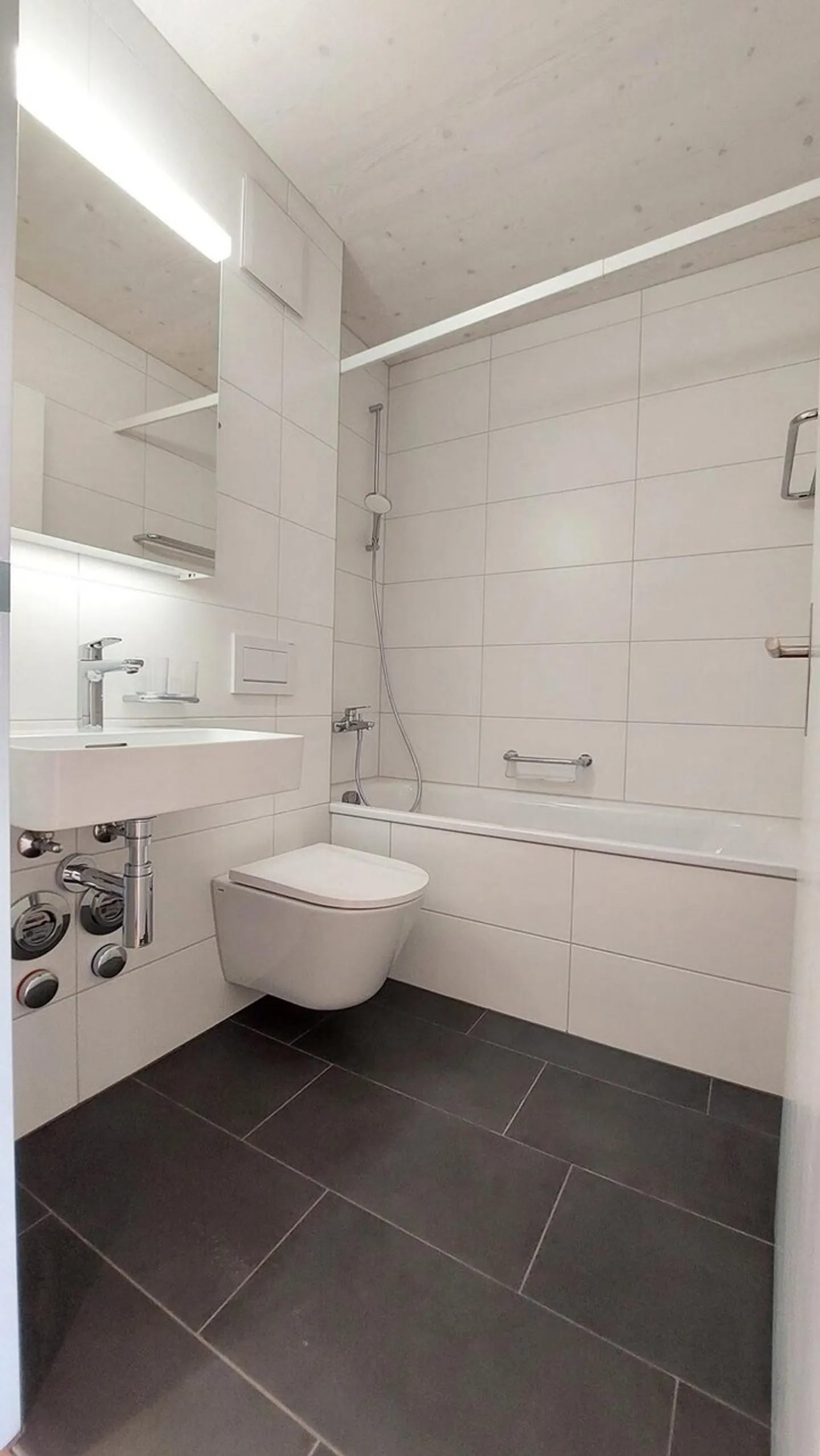 Moderne 2-Zimmerwohnung mit Balkon - Foto 3 von 9