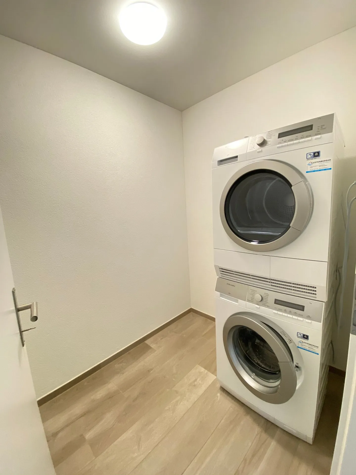 Modern 3.5-room apartment with a view in Holderbank - Photo 8 of 9