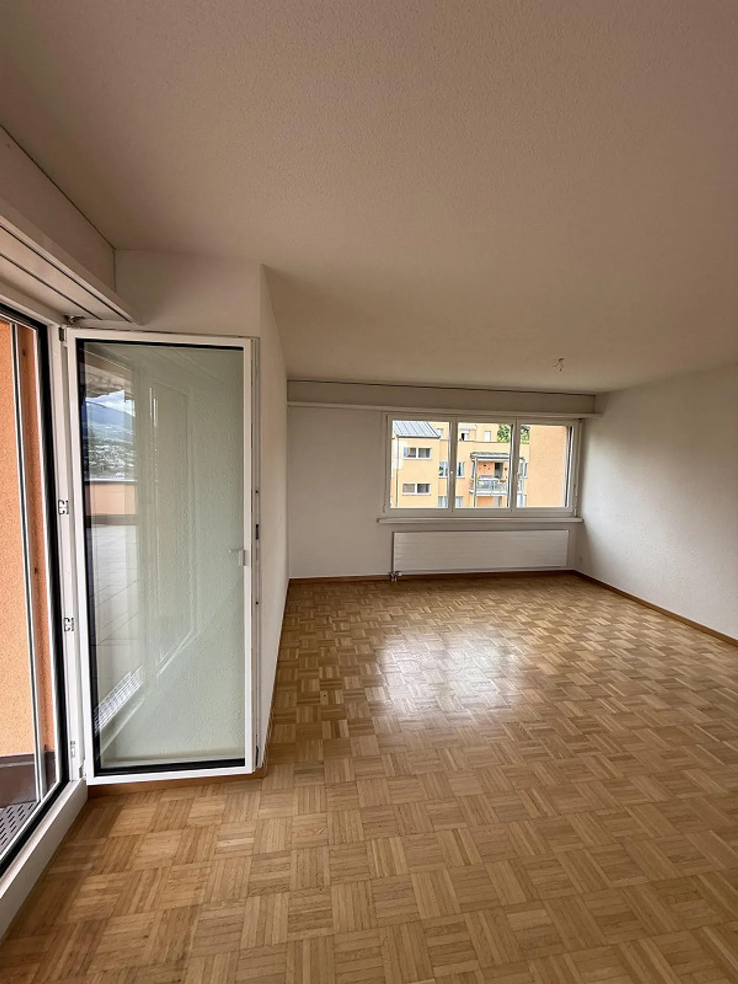 Appartamento attico di 4,5 stanze con vista panoramica e ampia terrazza - Foto 2 di 13