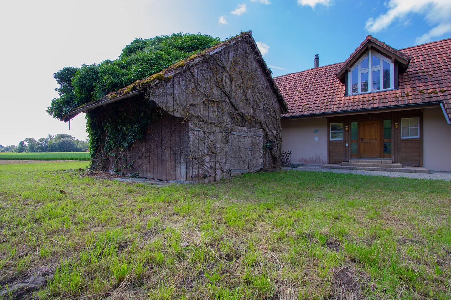Country House with Potential and Building Reserve - Photo 4 of 15