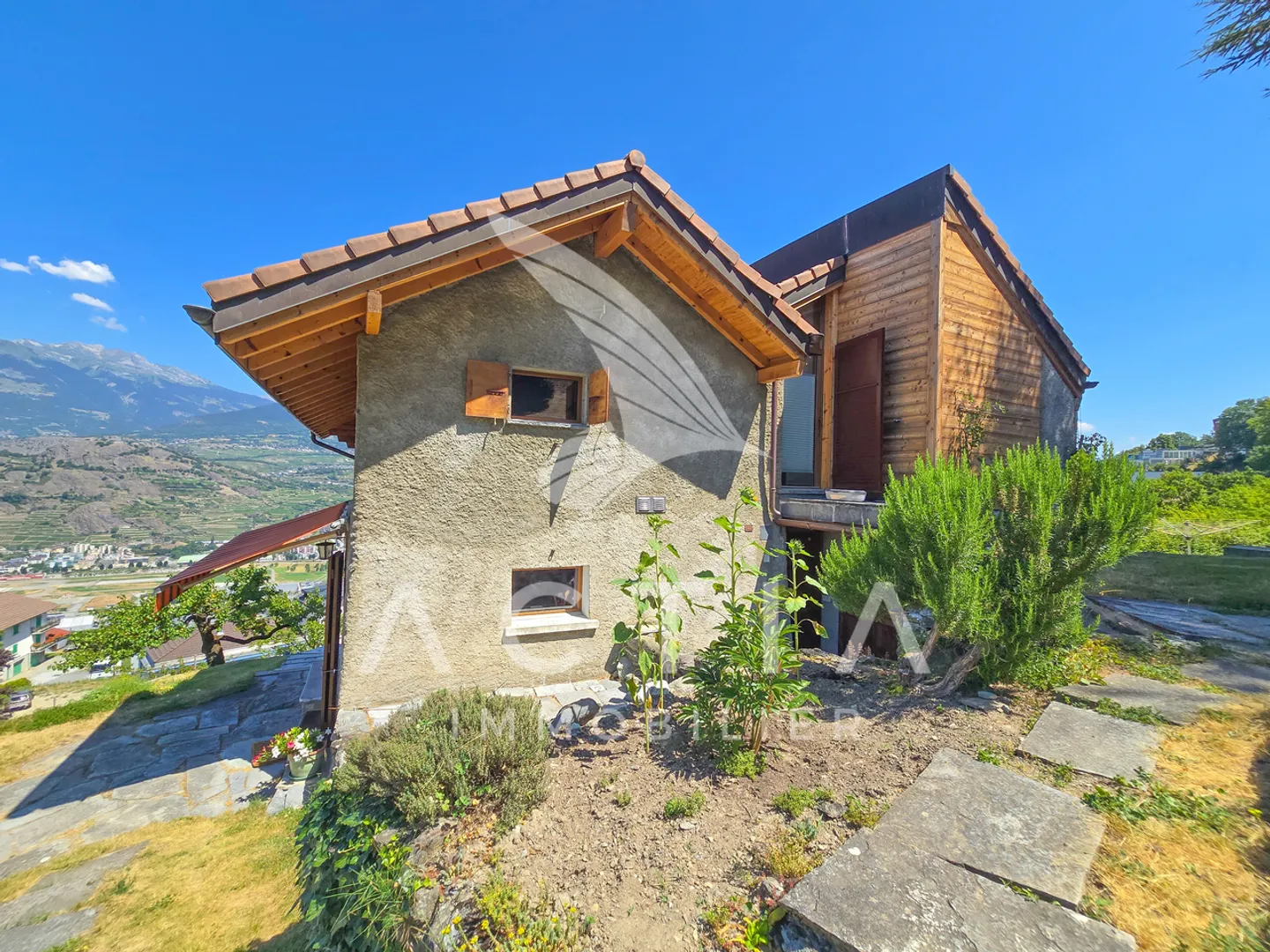 Casa Familiare Incantevole con Potenziale - Foto 3 di 12