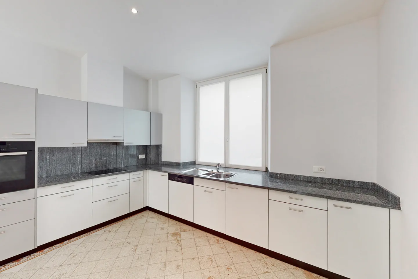 Votre nouvelle maison dans la rue la plus emblématique de Lugano - Photo 4 sur 8