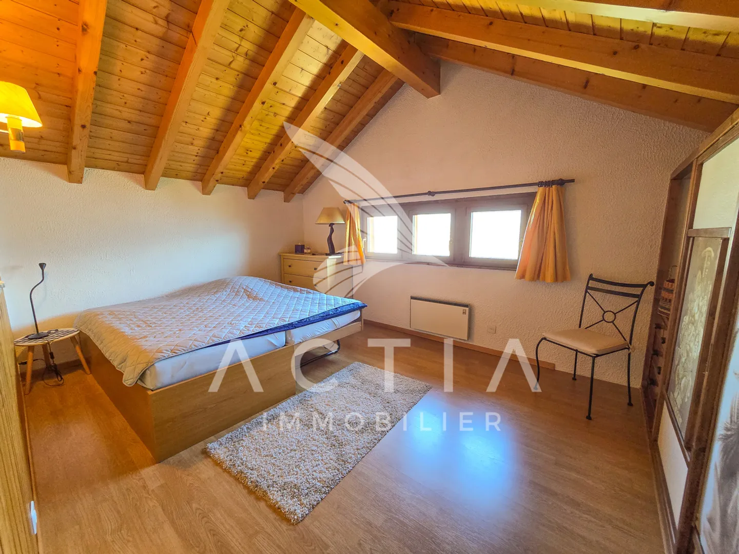 Casa Familiare Incantevole con Potenziale - Foto 9 di 12