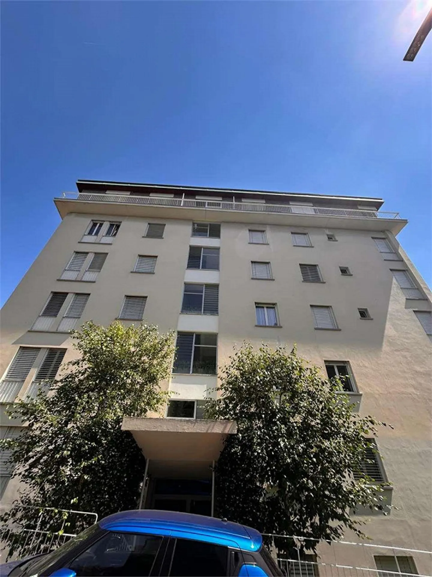 Renovated apartment in Lugano with lake view - Photo 2 of 13