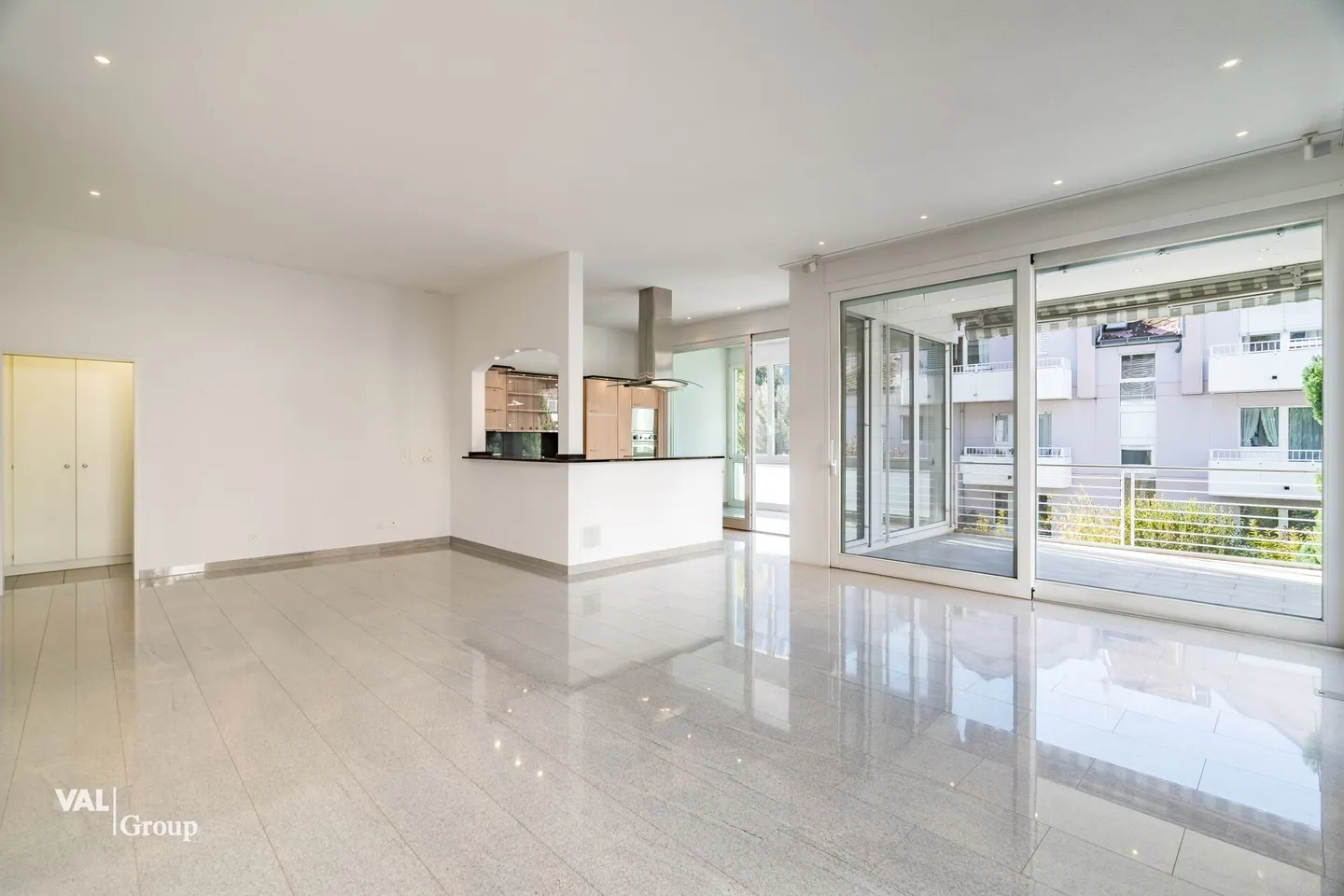 Appartement exclusif de 5,5 pièces dans un emplacement privilégié à Brig - Photo 3 sur 14