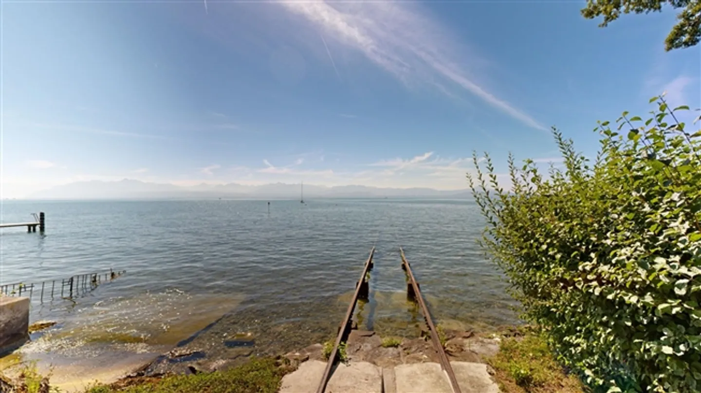 «Herrliches Grundstück am Wasser mit Bauprojekt» - Foto 2 von 9