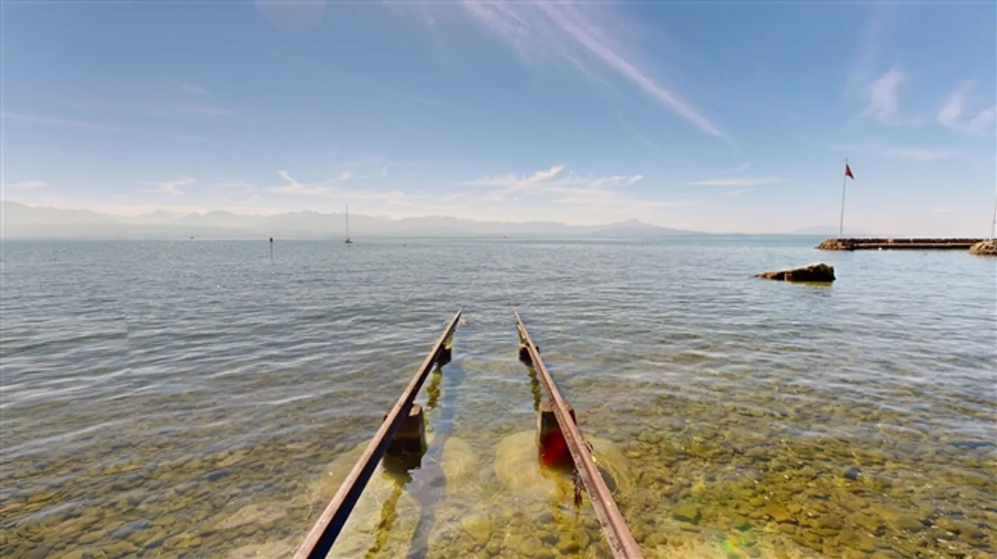 «Herrliches Grundstück am Wasser mit Bauprojekt» - Foto 3 von 9