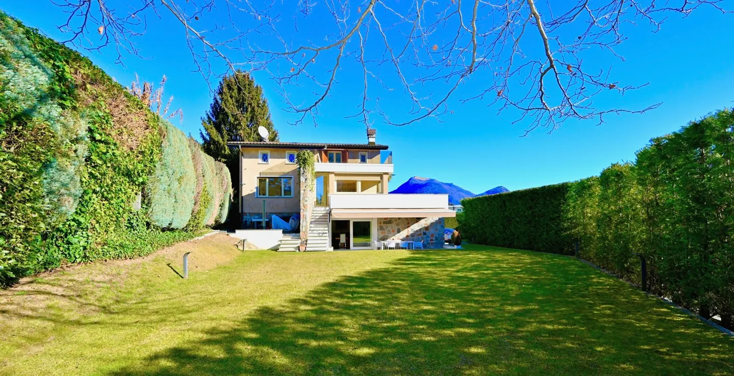 Villa for sale - Photo 1 of 17