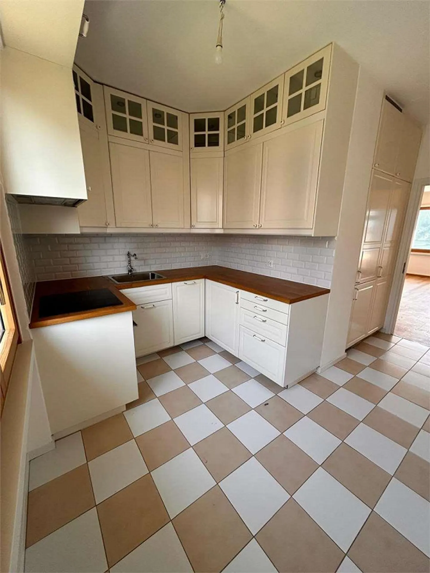 Renovated apartment in Lugano with lake view - Photo 11 of 13