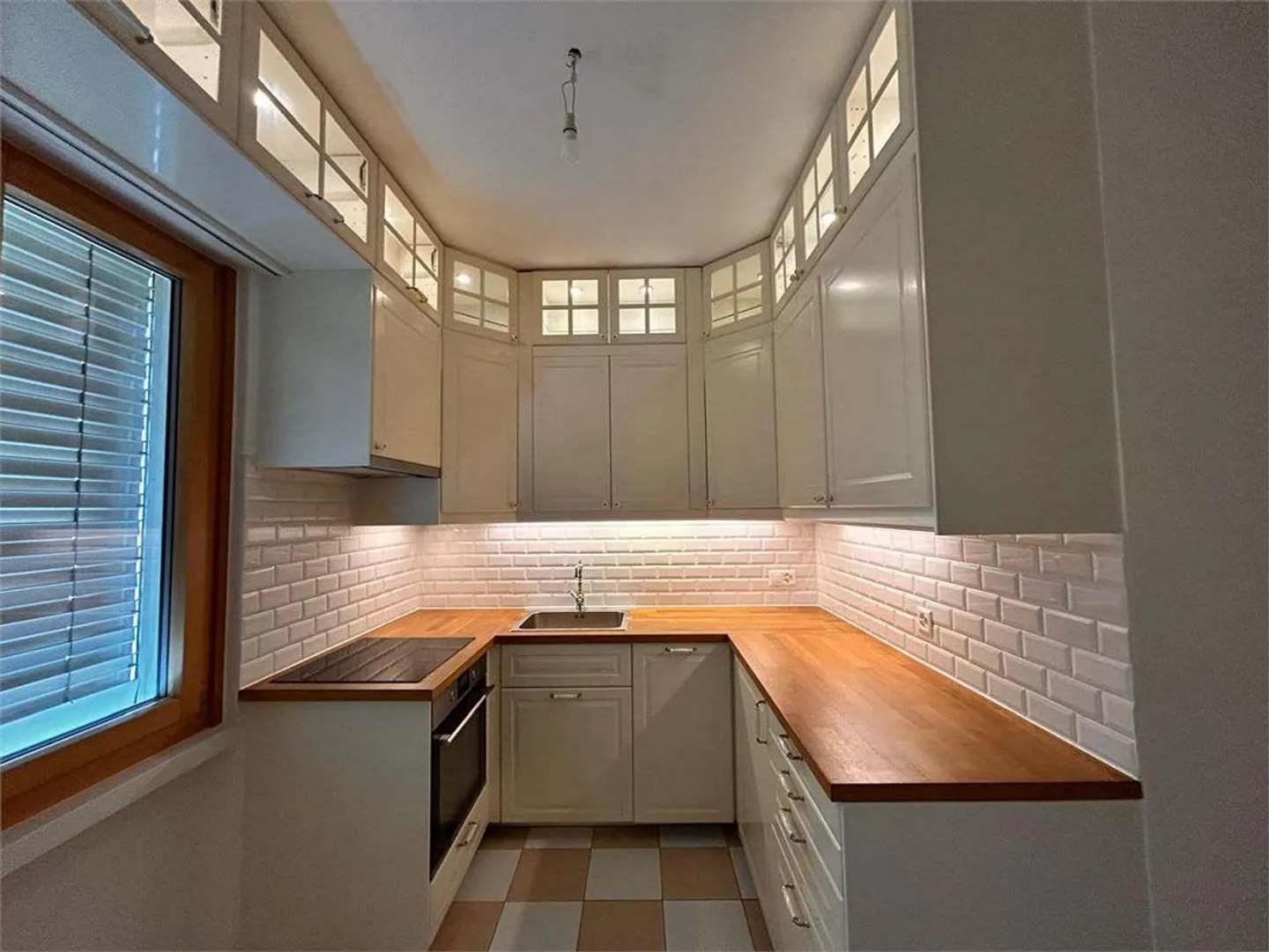 Renovated apartment in Lugano with lake view - Photo 12 of 13