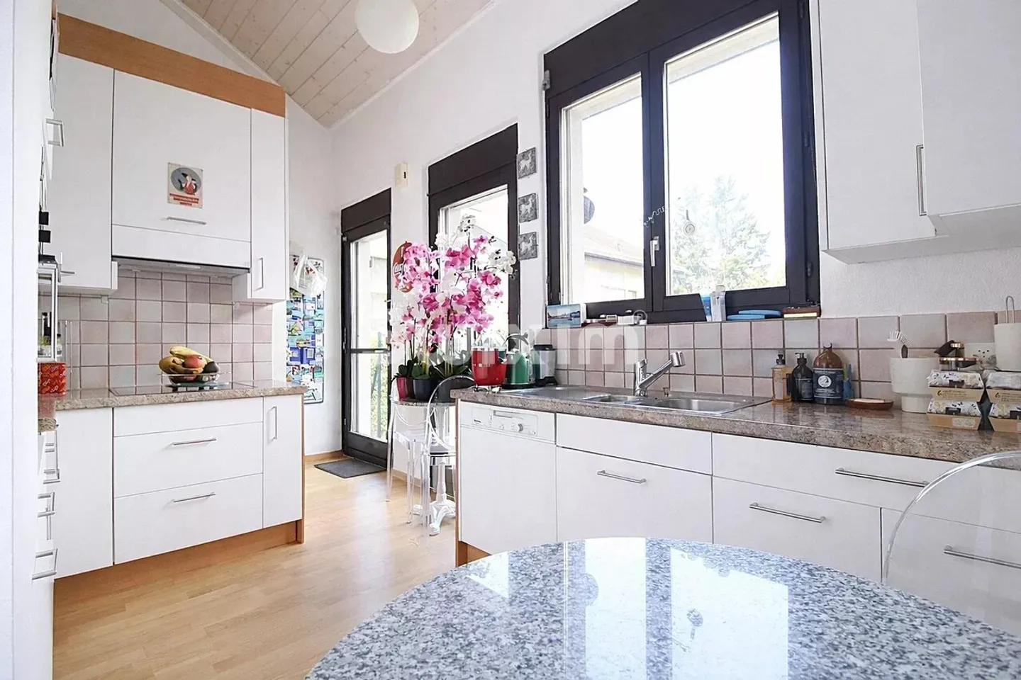 In einer ruhigen, lichtdurchfluteten Lage - Foto 2 von 8