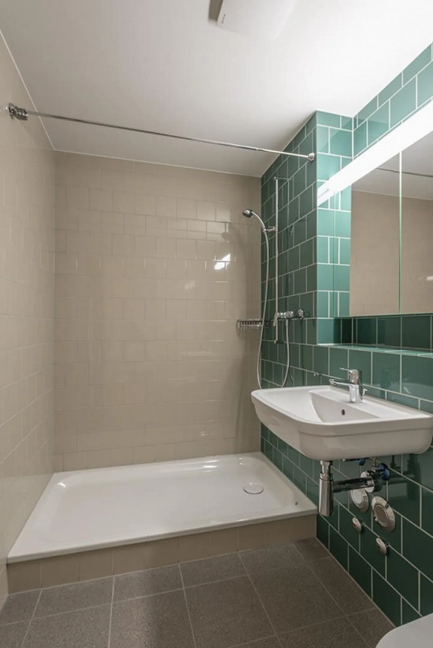 AFFITTARE SENZA CAUZIONE - Vivere nel centro di Biel - Foto 3 di 9