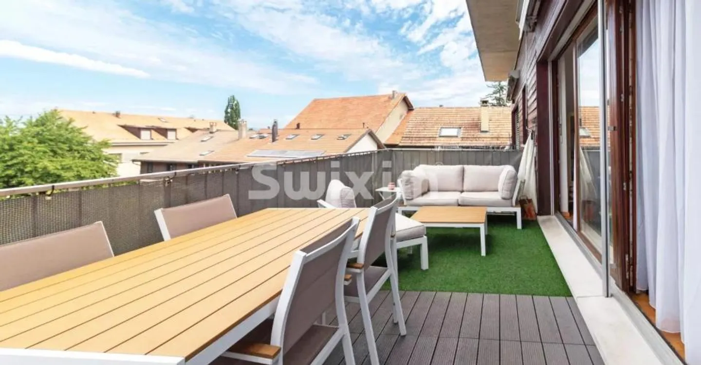 Charming Apartment with Terrace - Photo 1 of 5