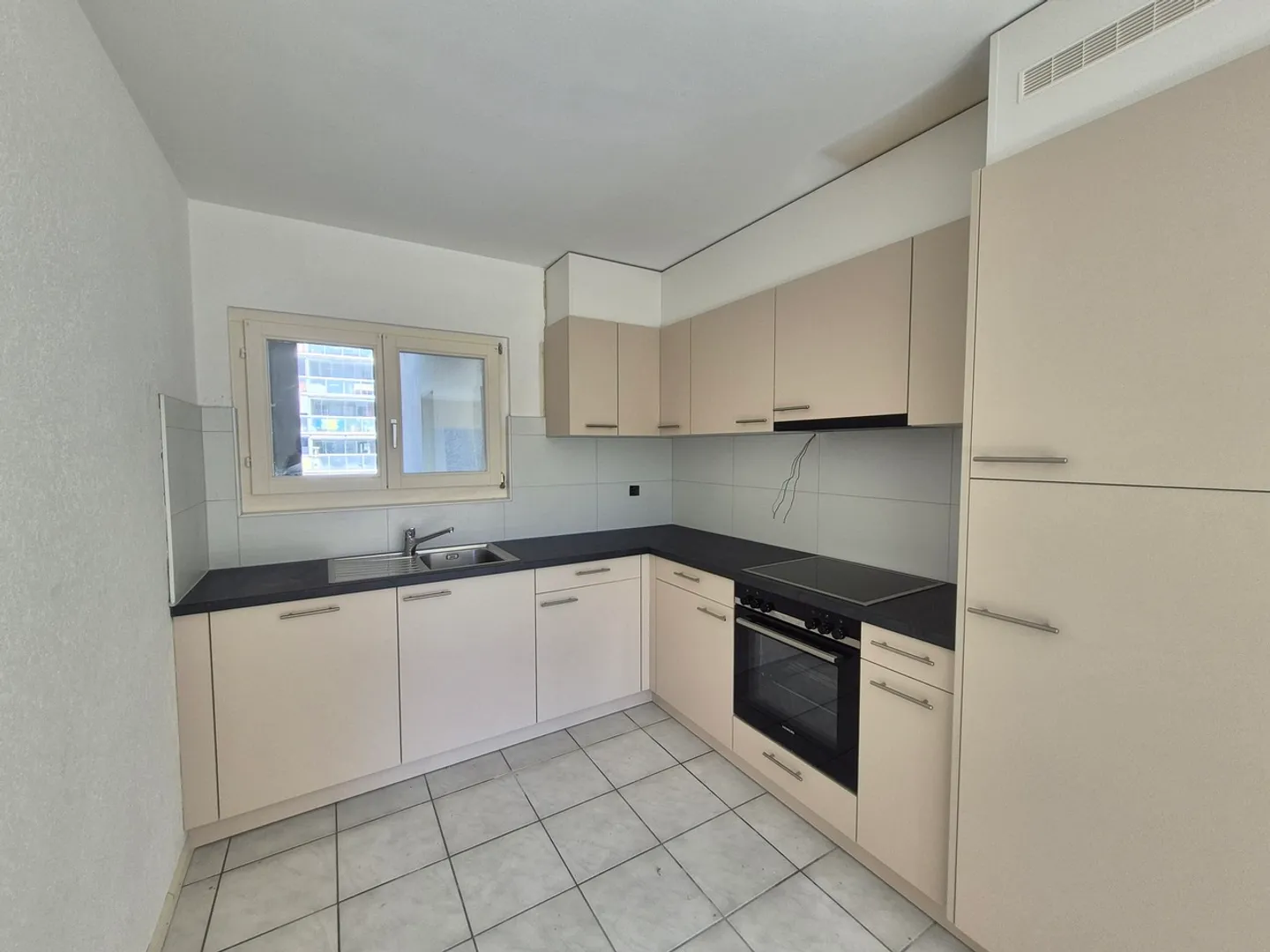 VISSIGEN - SCHÖNE 3.5 ZIMMER WOHNUNG - Foto 4 von 11