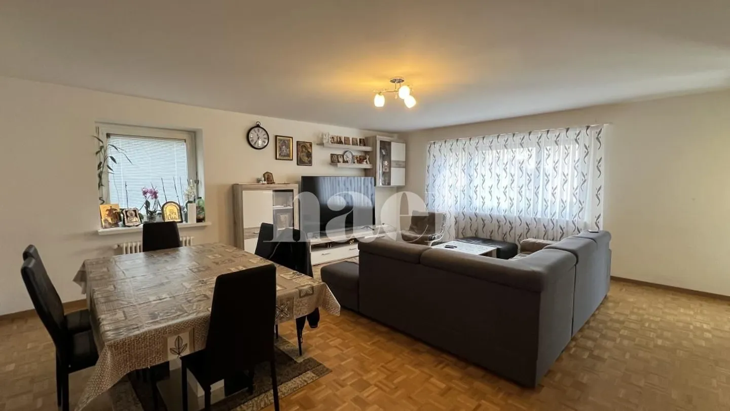 Cozy 5-room apartment located on the ground floor of the building. - Photo 2 of 8