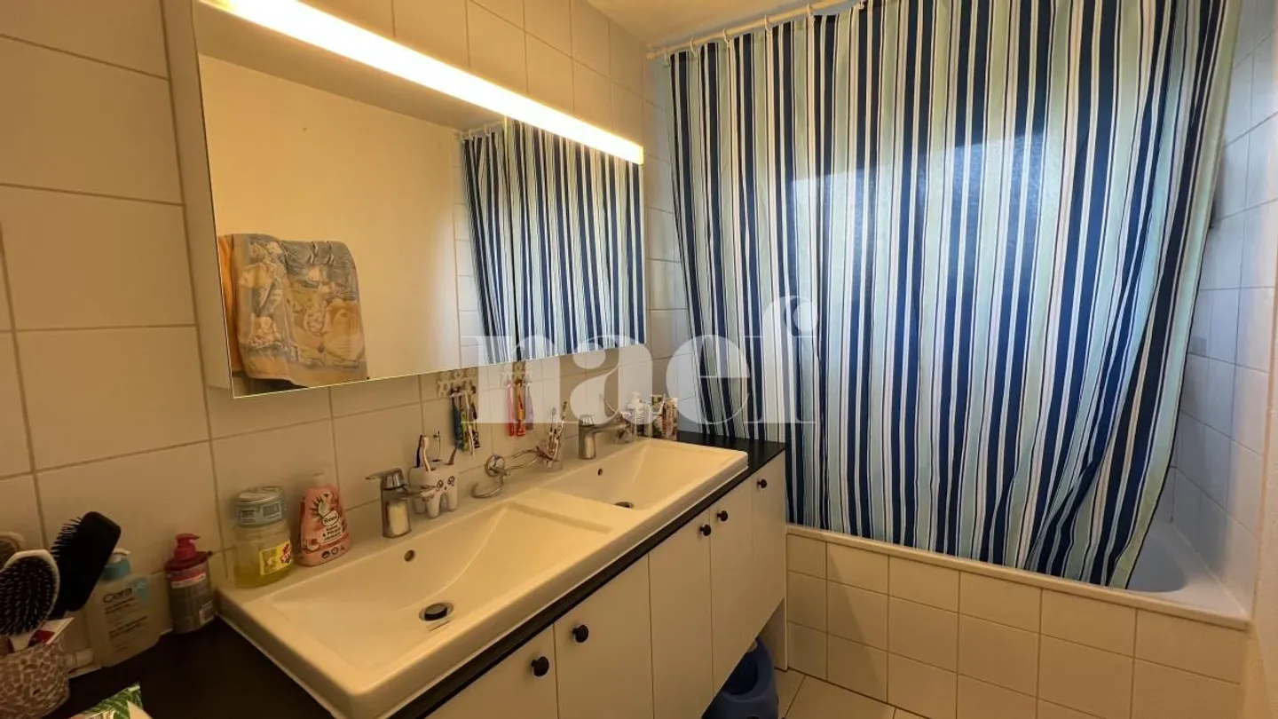 Cozy 5-room apartment located on the ground floor of the building. - Photo 7 of 8