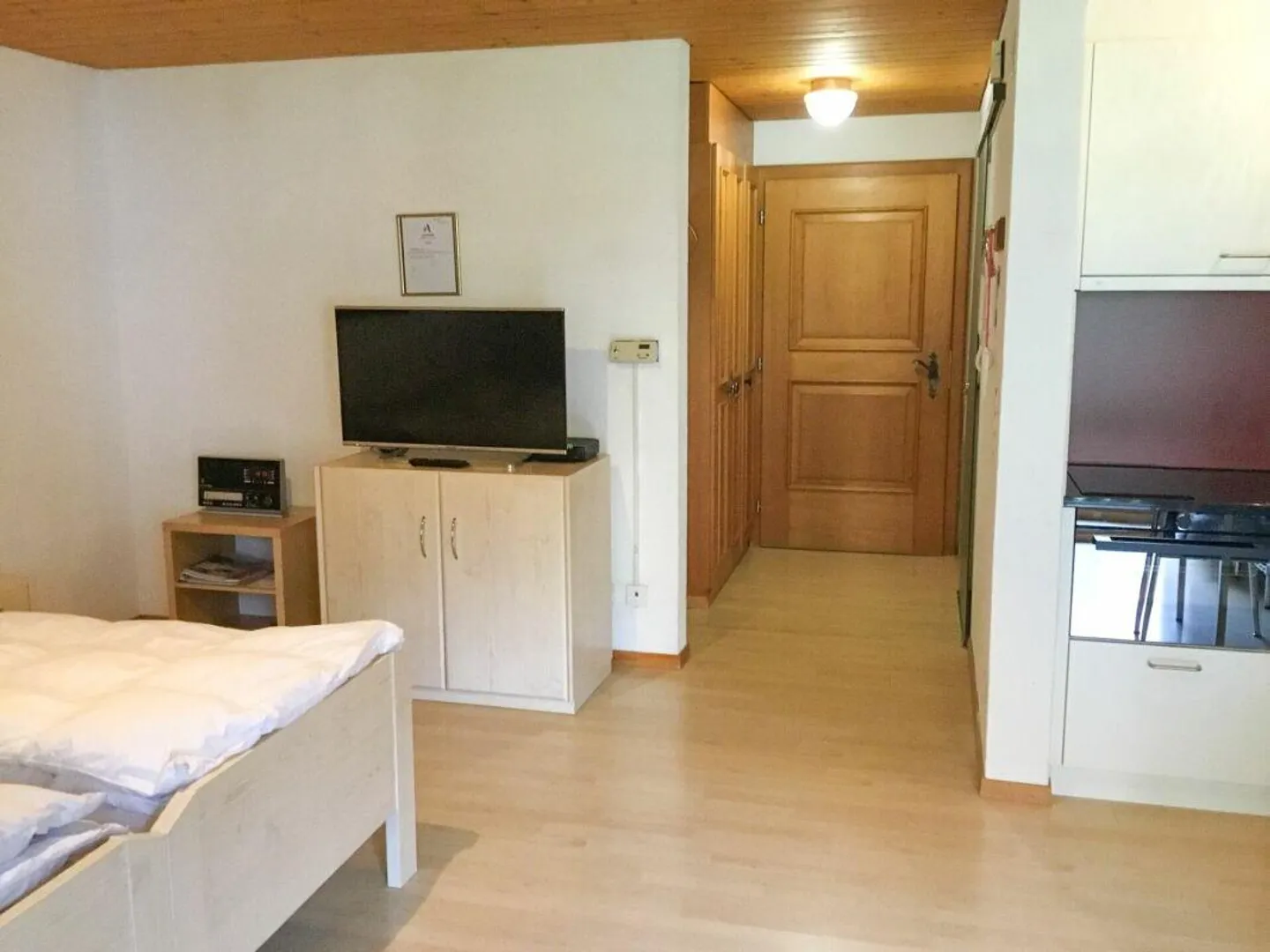 Attractive studio apartment in Valens - small, fine and versatile - Photo 6 of 8