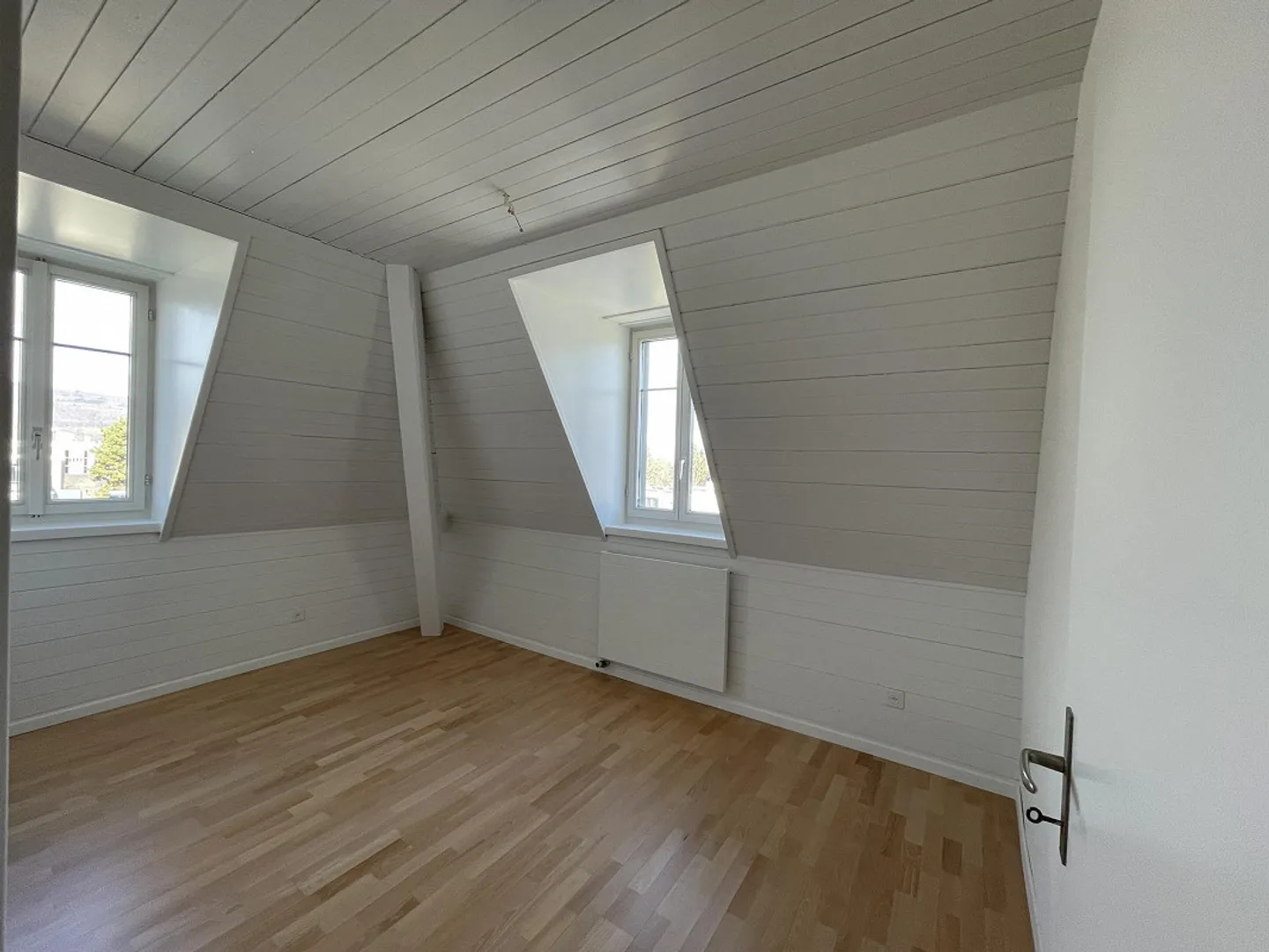 Freshly renovated and charming 3.5-room attic apartment - Photo 6 of 6