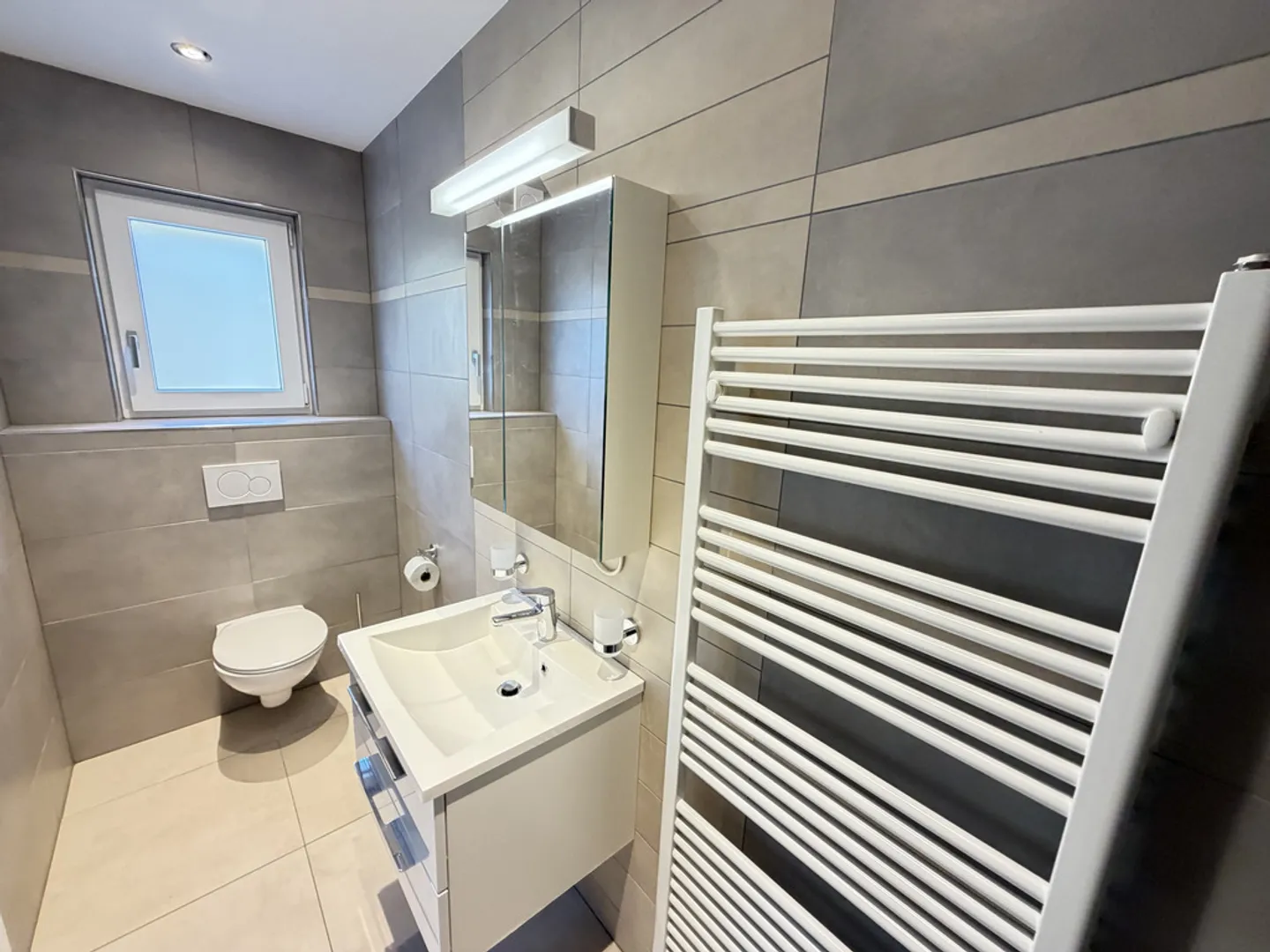 Appartement moderne avec terrasse - Photo 9 sur 11