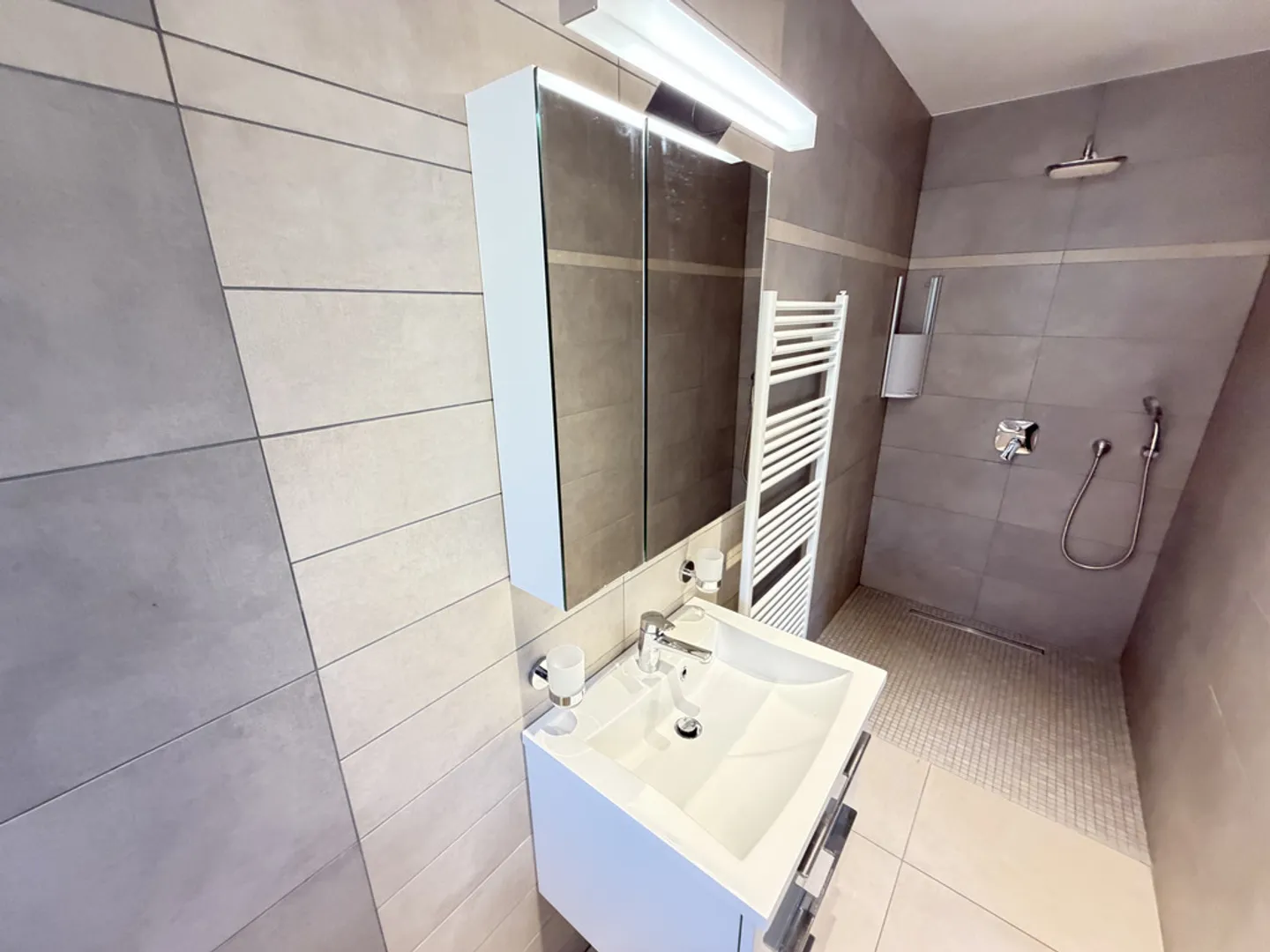 Appartement moderne avec terrasse - Photo 11 sur 11