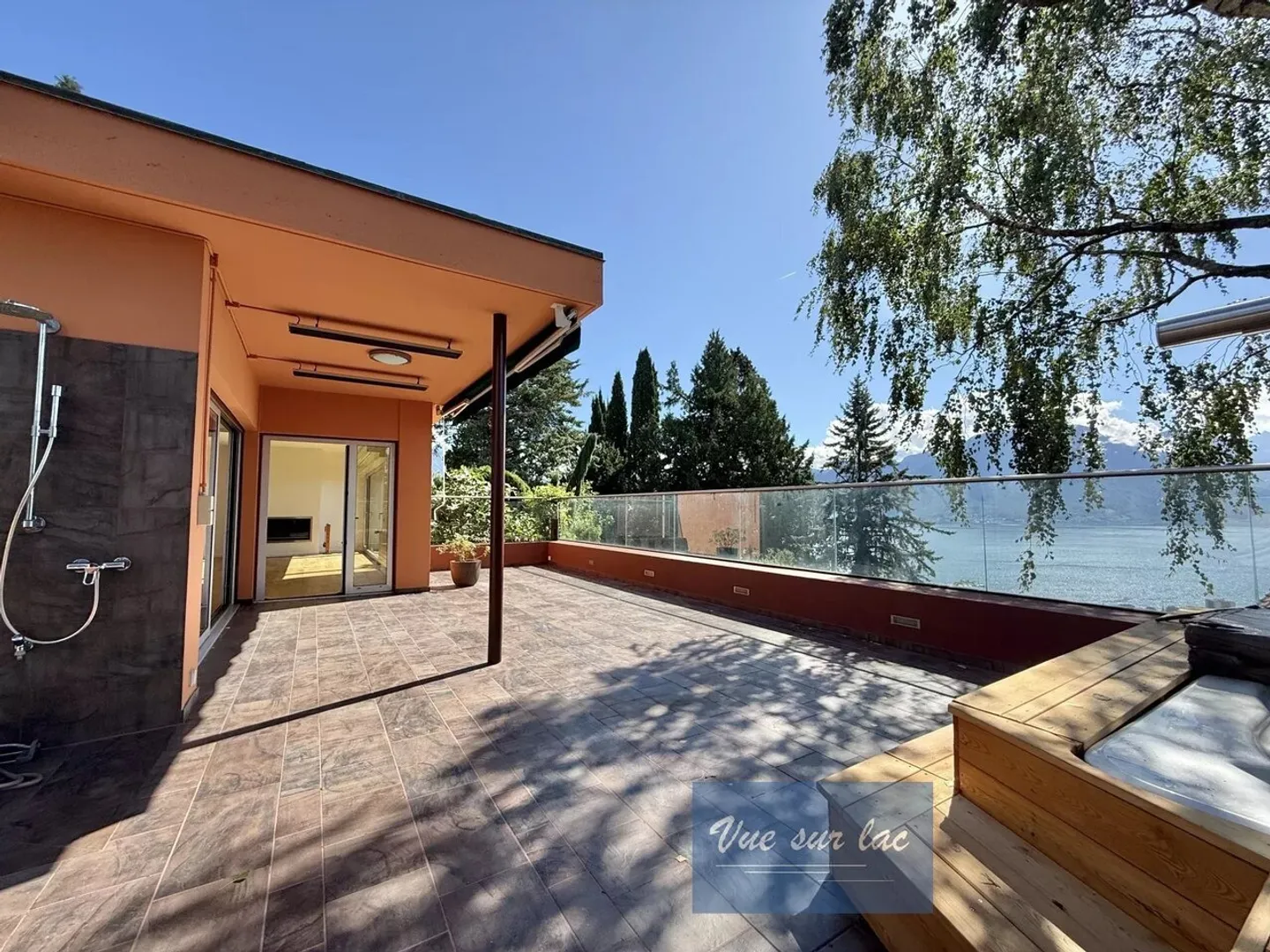 Sublime panoramic renovated house - Photo 7 of 13