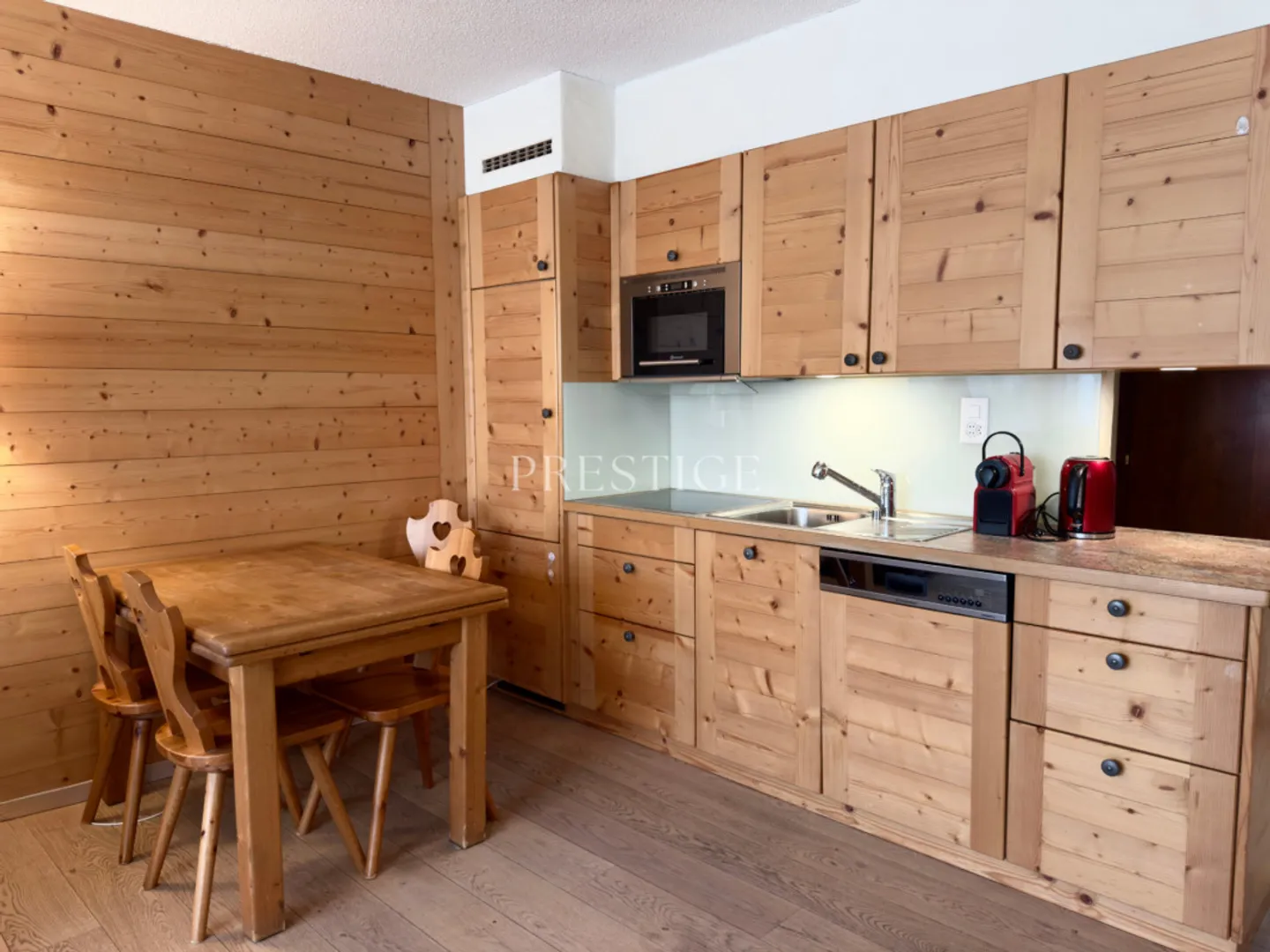 2½ rooms in the center of Crans with spacious terrace - Photo 5 of 13