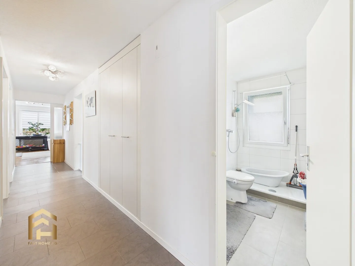 Attraente casa bifamiliare con spazio verde e annessi - Foto 10 di 13