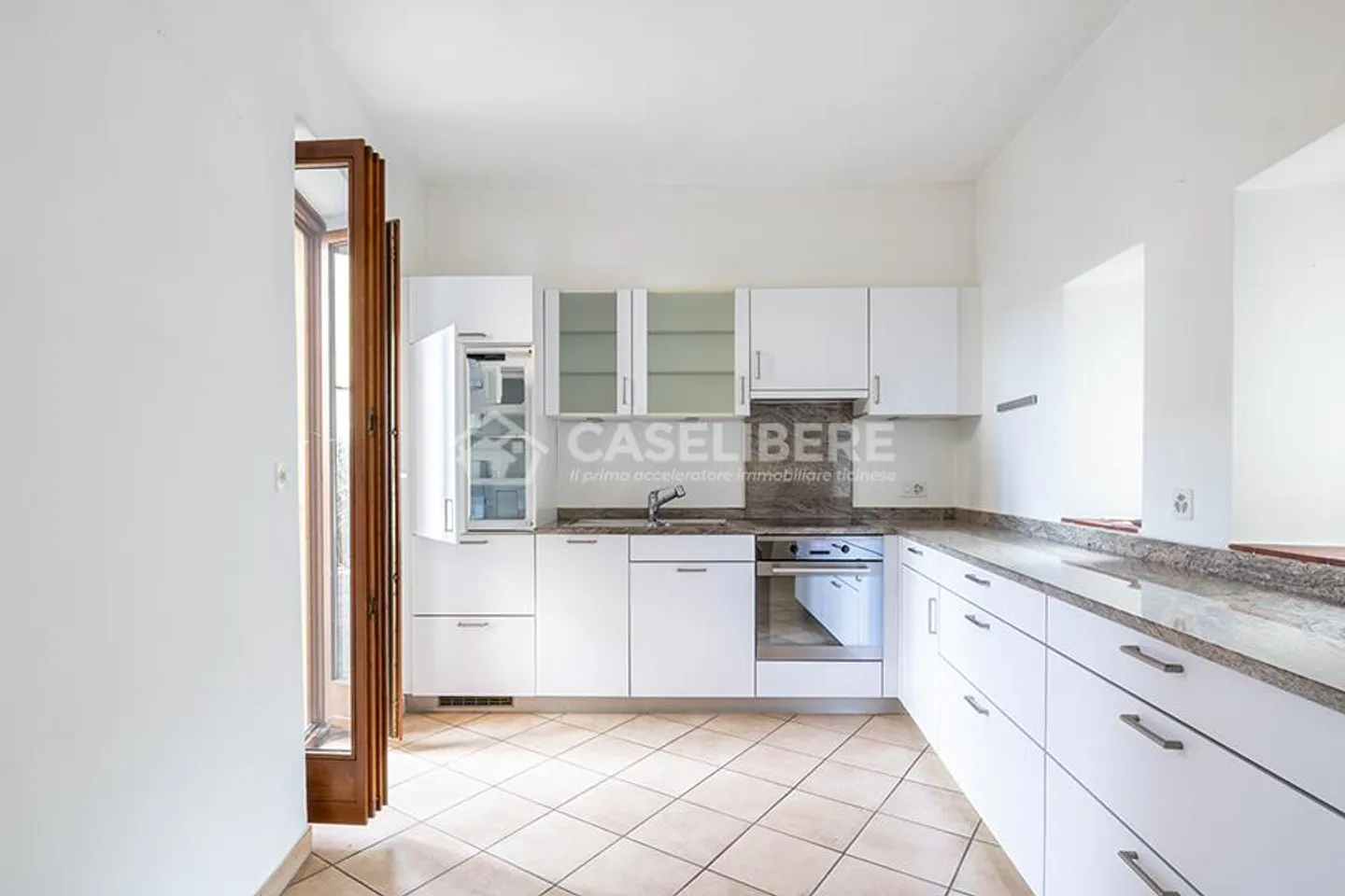 HOUSE IN COURTYARD OF 5.5 ROOMS IN PURA + RUSTIC - Photo 6 of 24