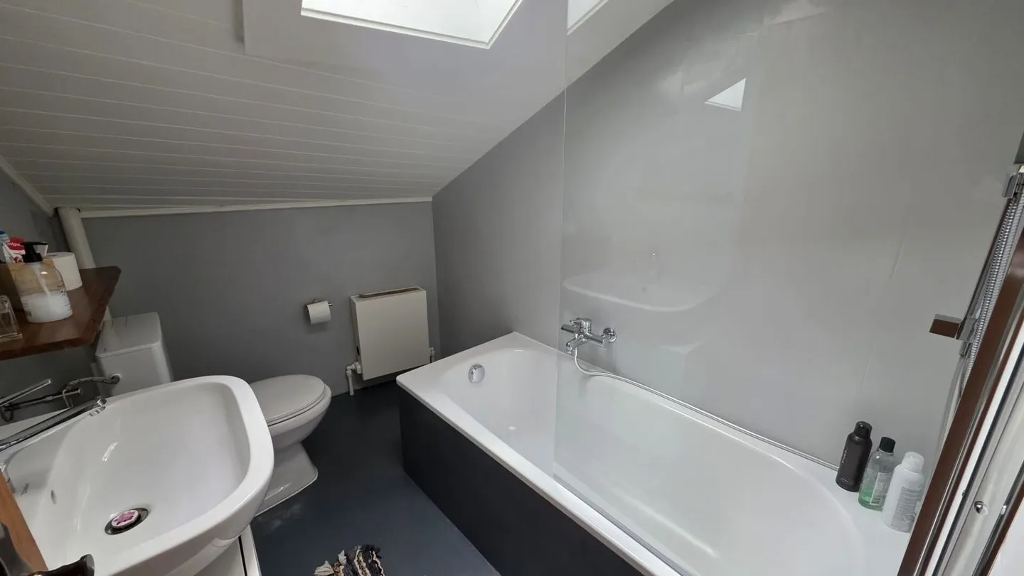 PRIX-HAUT! AVEC CARACTÈRE ET VUE SUR LE LAC - Photo 8 sur 8