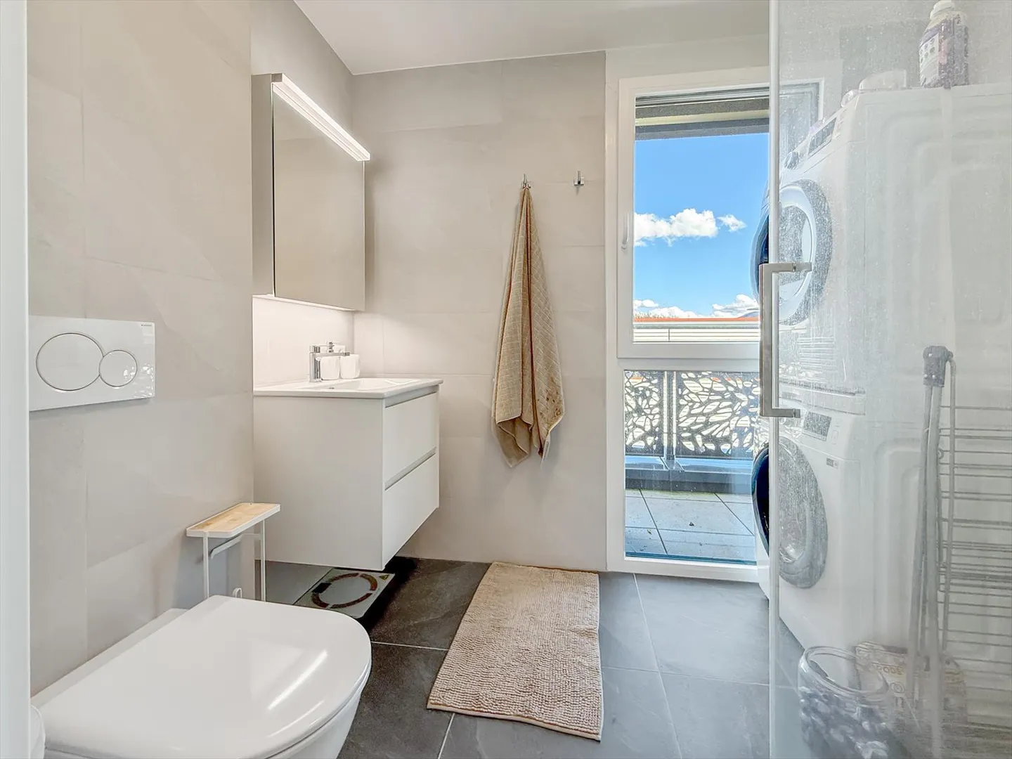 New: magnificent penthouse apartment. - Photo 7 of 9