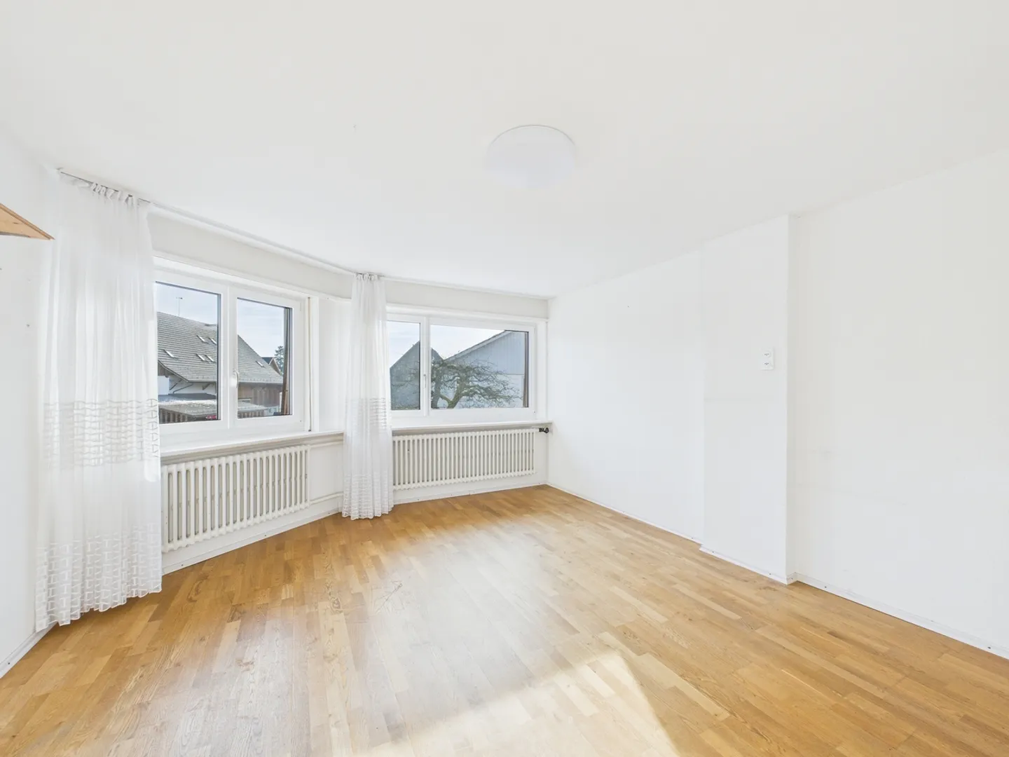 5.5-Zimmer Reiheneckhaus an beliebter Wohnlage - Volketswil  - Foto 9 von 15