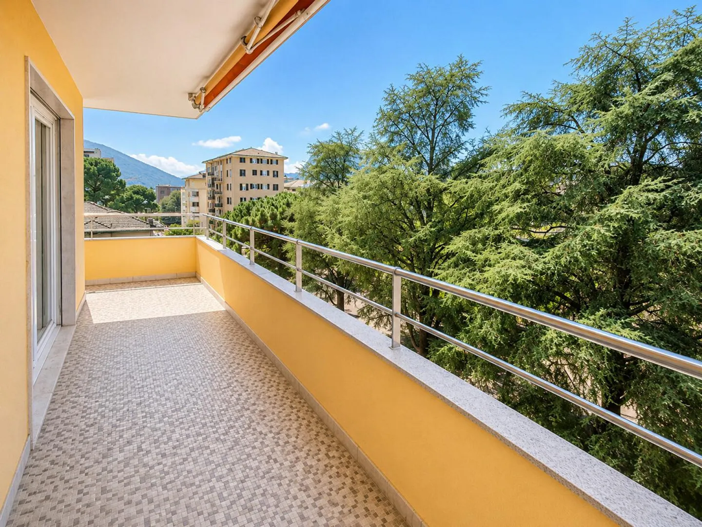 SPACIEUX 3.5 PIÈCES AVEC GRANDE TERRASSE AU CENTRE DE VIGANELLO - Photo 2 sur 10