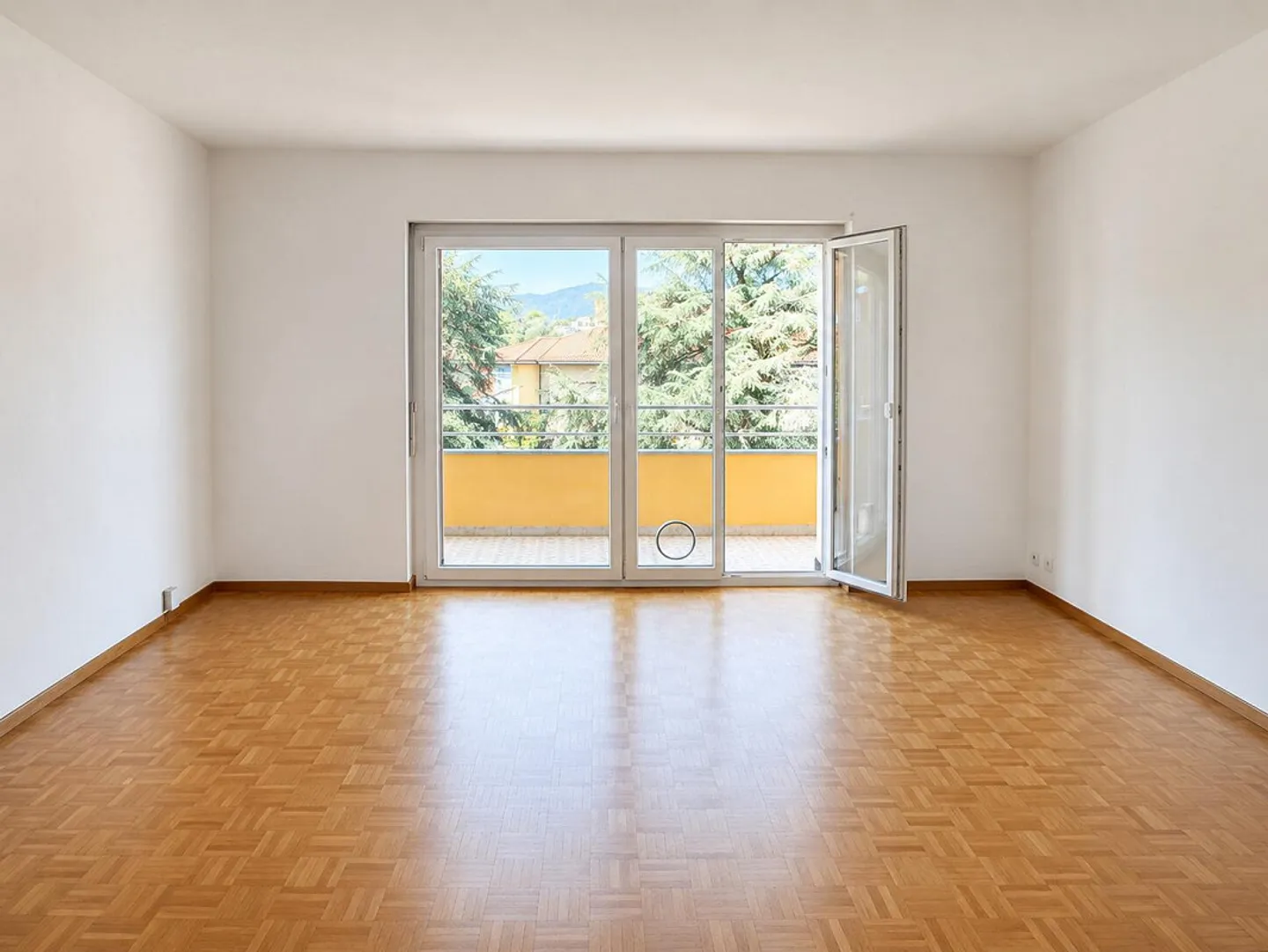 SPACIEUX 3.5 PIÈCES AVEC GRANDE TERRASSE AU CENTRE DE VIGANELLO - Photo 4 sur 10
