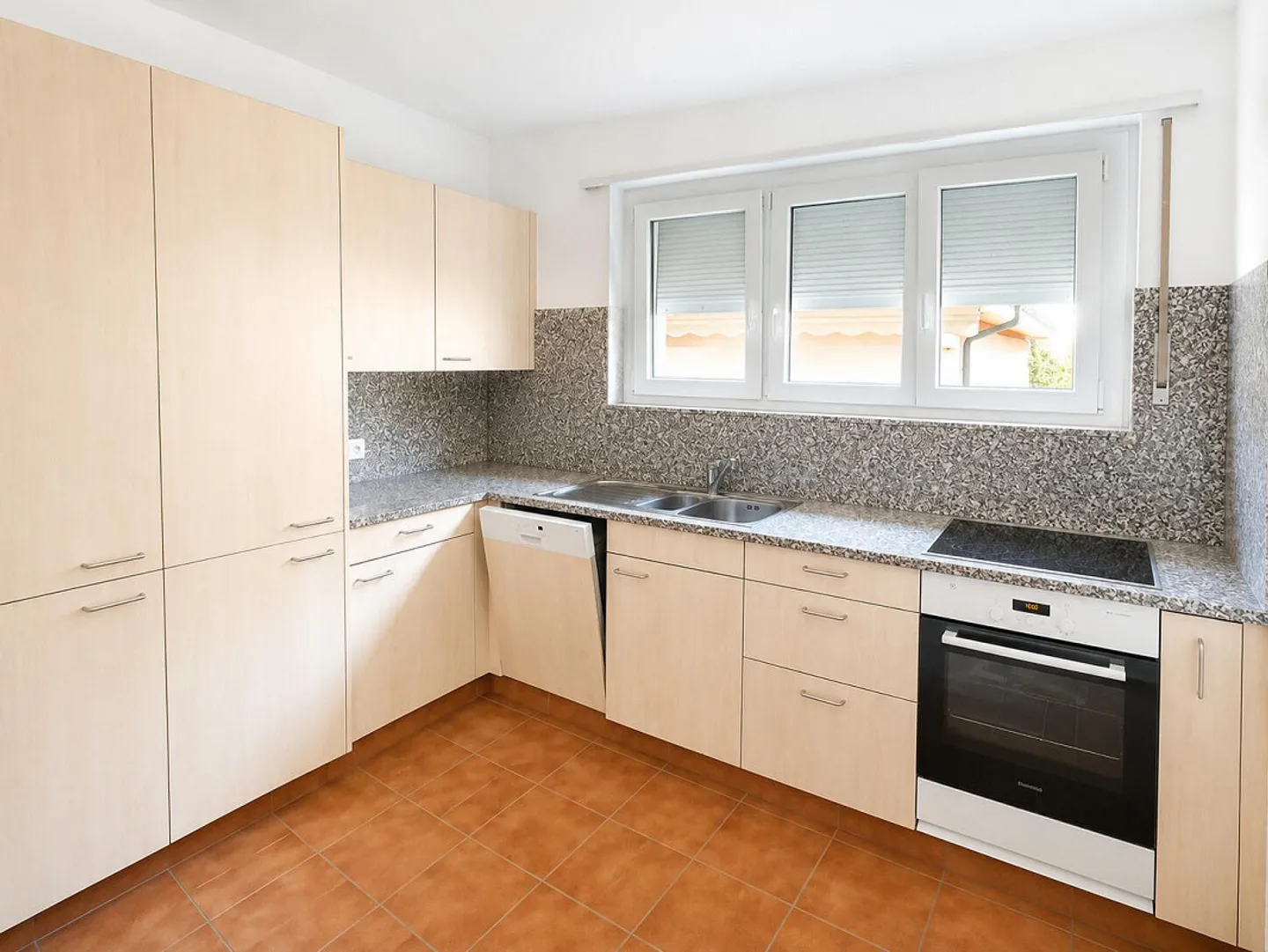 SPACIEUX 3.5 PIÈCES AVEC GRANDE TERRASSE AU CENTRE DE VIGANELLO - Photo 5 sur 10