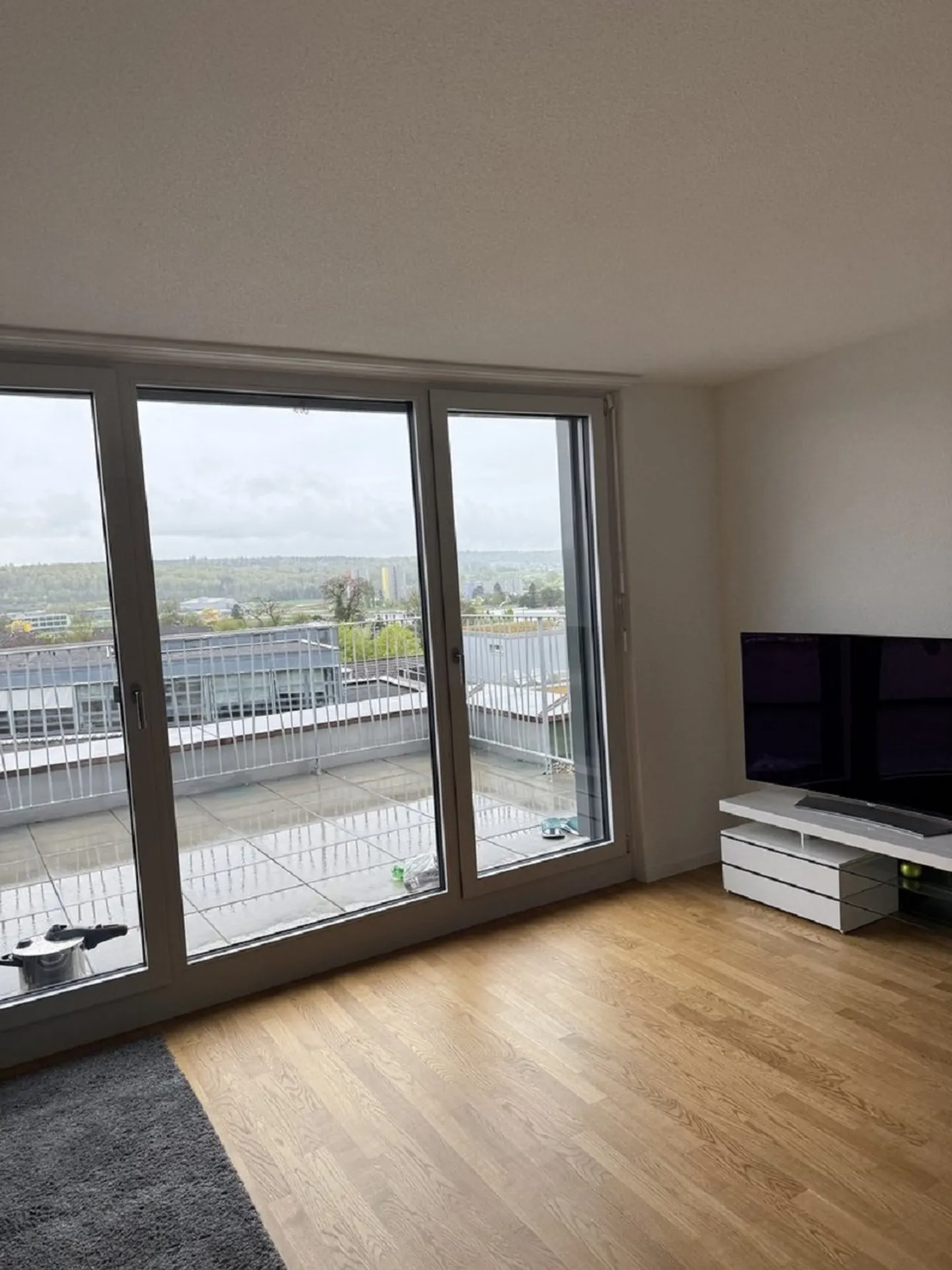 Modernes Studio mit Balkon - Foto 3 von 10