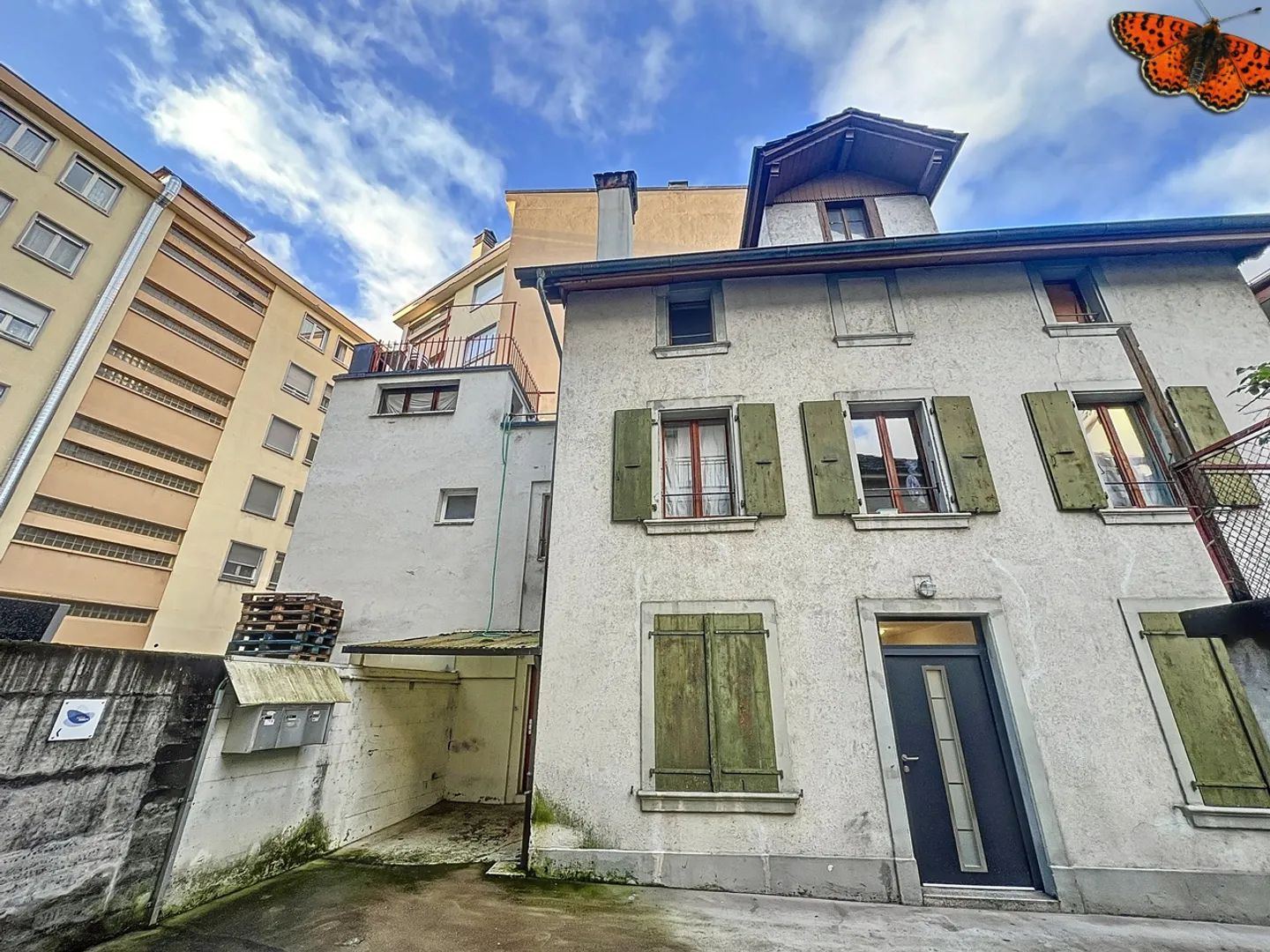 Studio - City Center! - Photo 1 of 5