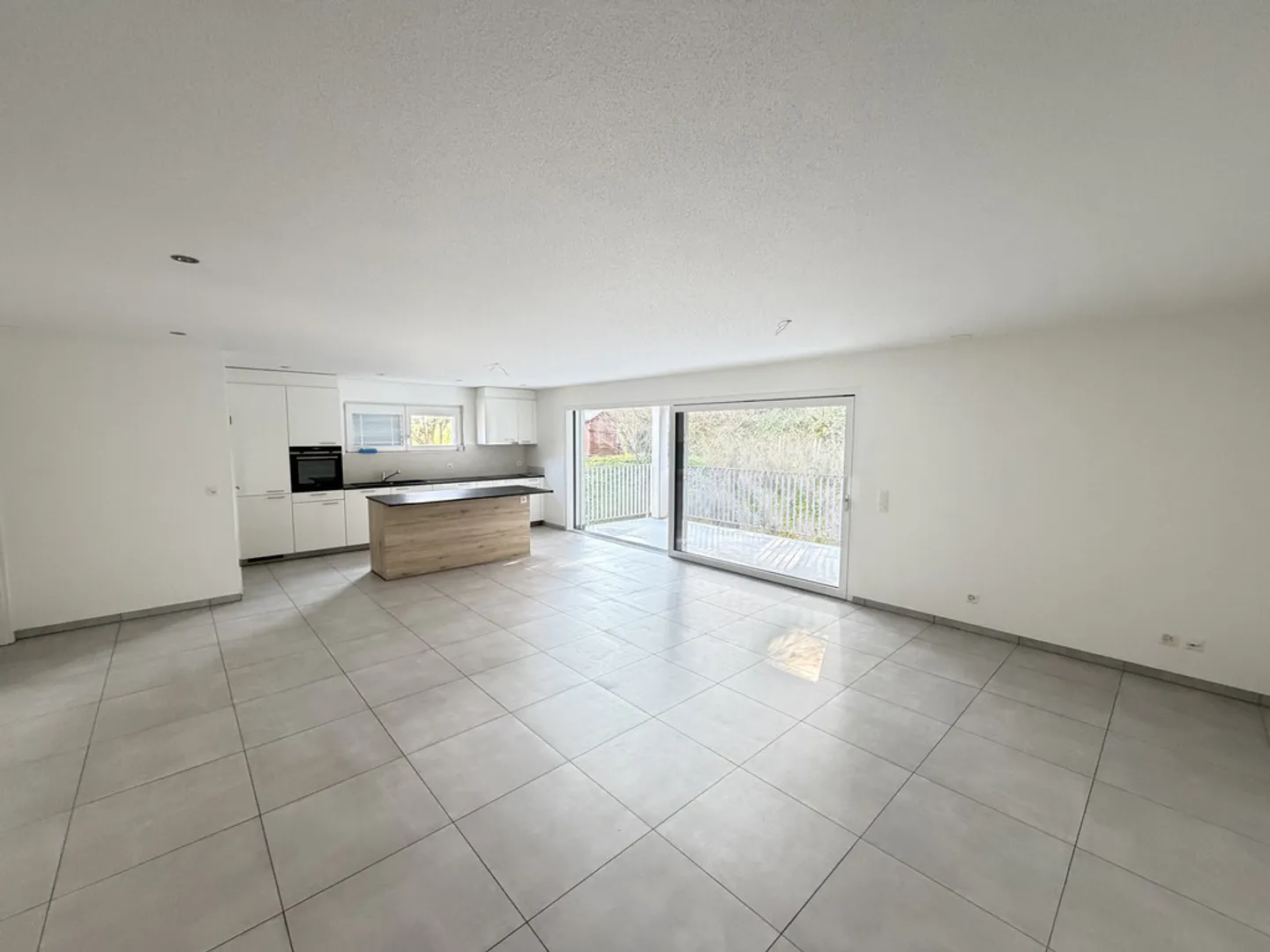 Appartement moderne avec terrasse - Photo 6 sur 11