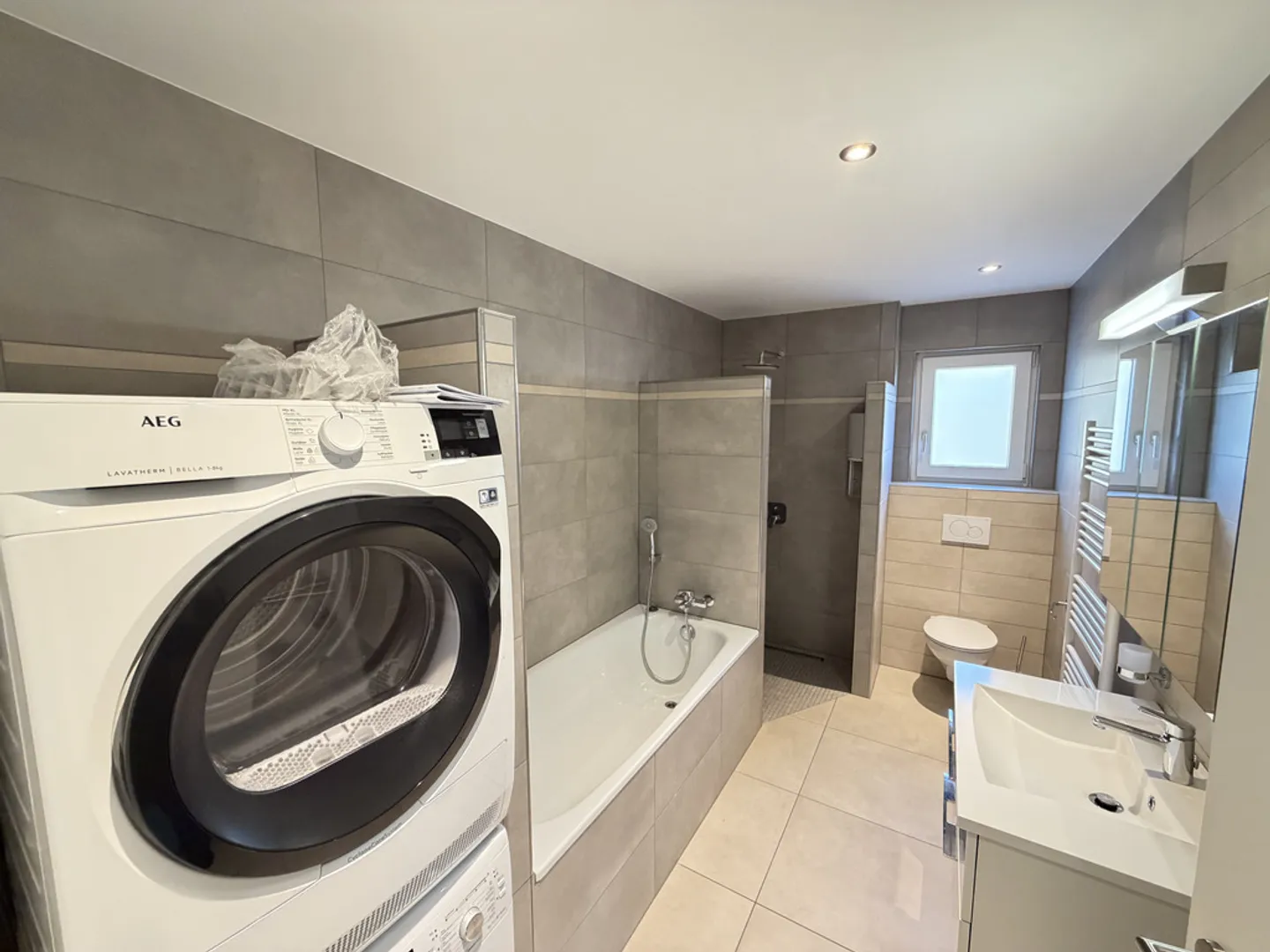 Appartement moderne avec terrasse - Photo 7 sur 11