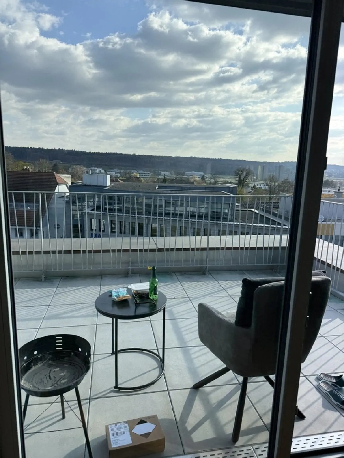 Modernes Studio mit Balkon - Foto 9 von 10