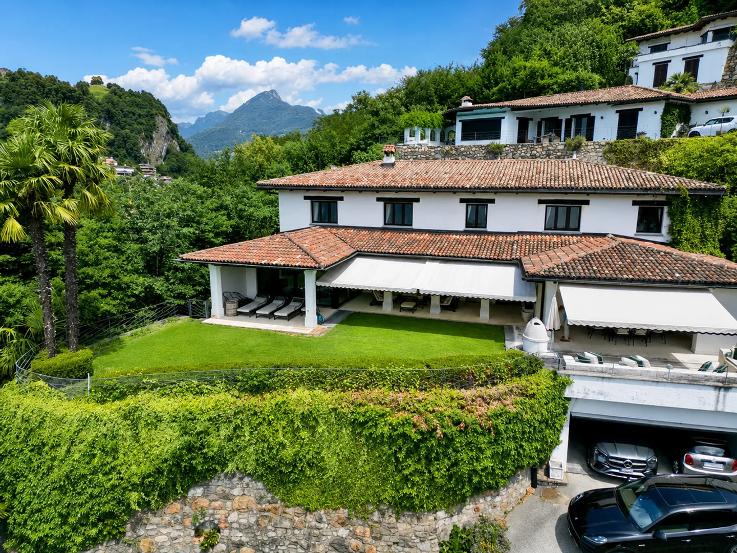 Luxury Villa with Lake View - Photo 3 of 26