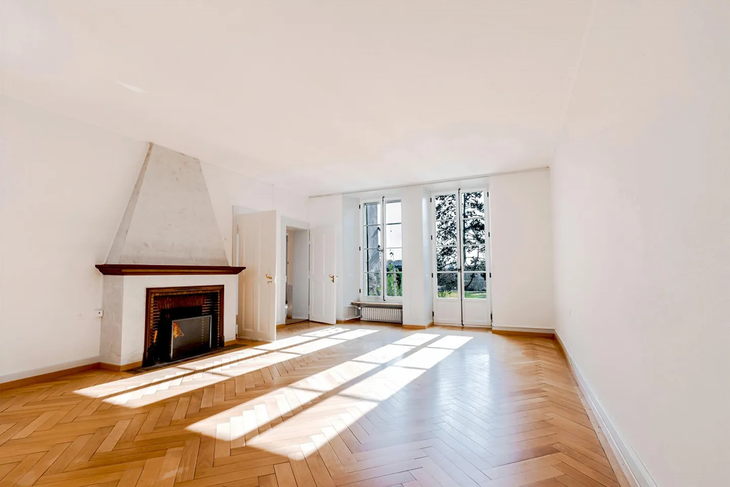 Casa d'angolo storica con giardino - Foto 4 di 11