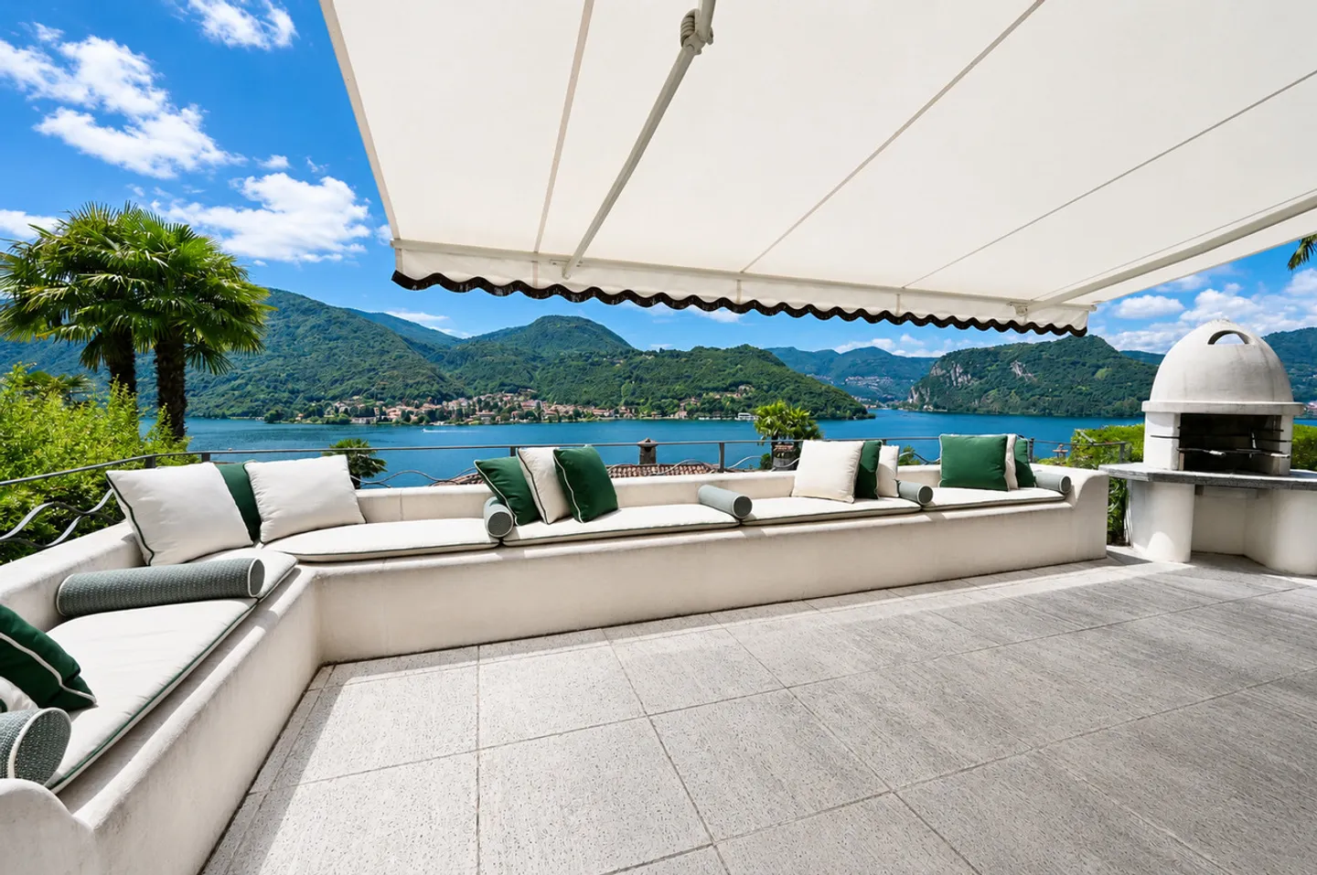 Luxury Villa with Lake View - Photo 4 of 26