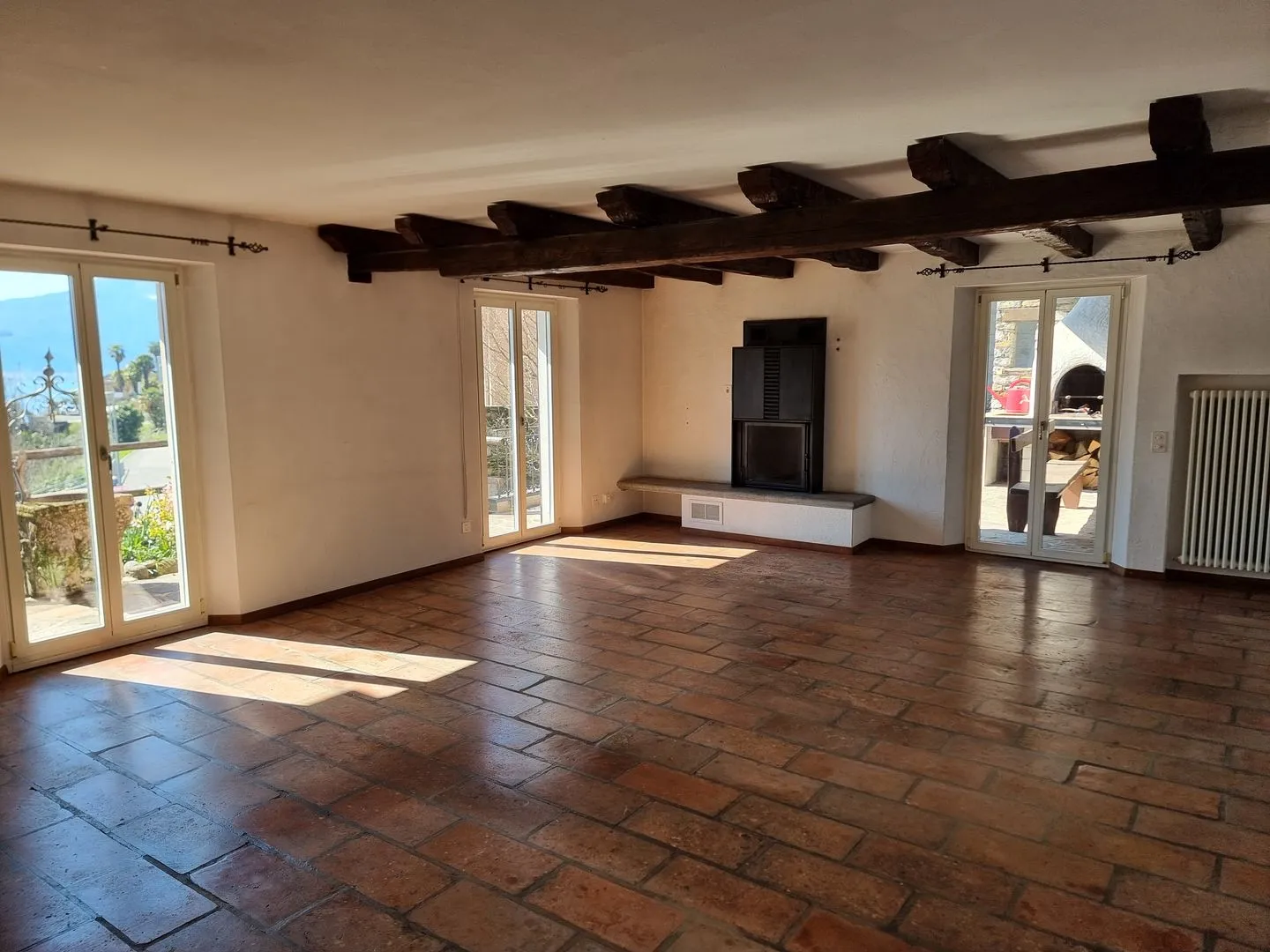 Villa intemporelle avec vue sur le lac - Photo 2 sur 13