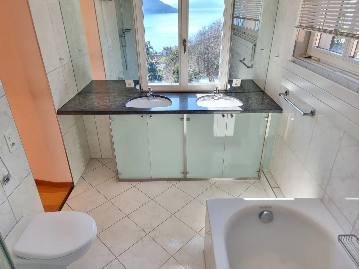 Villa intemporelle avec vue sur le lac - Photo 7 sur 13