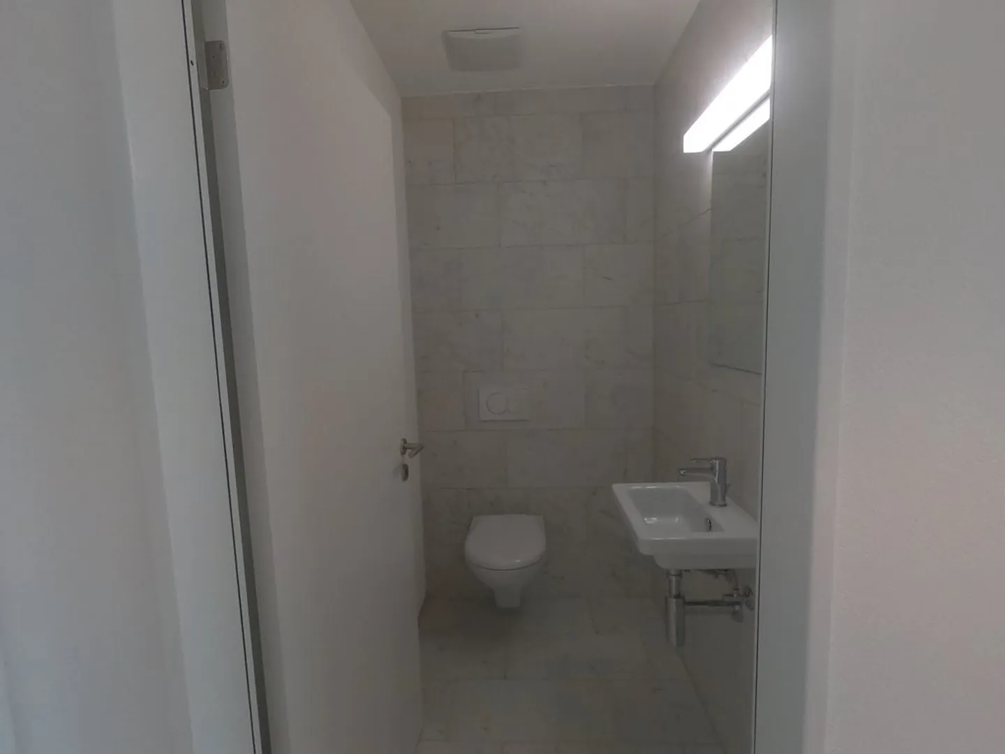 Moderno appartamento di 3.5 locali con vista sulla campagna - Foto 5 di 7