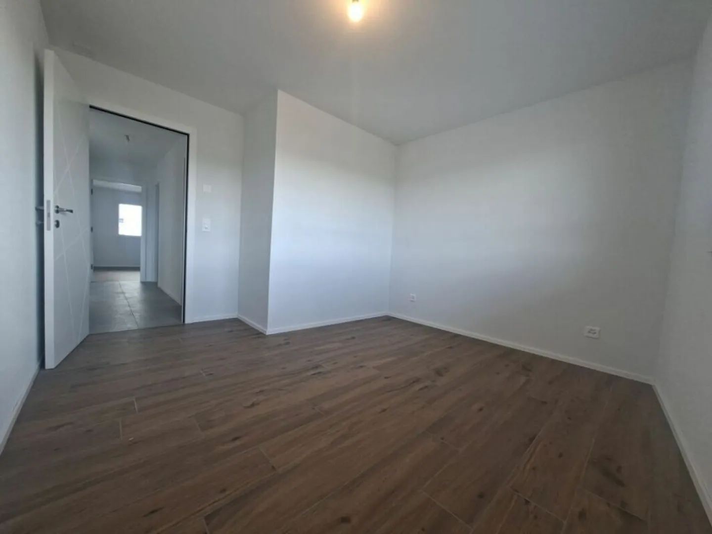 Apartment for rent - Photo 3 of 9