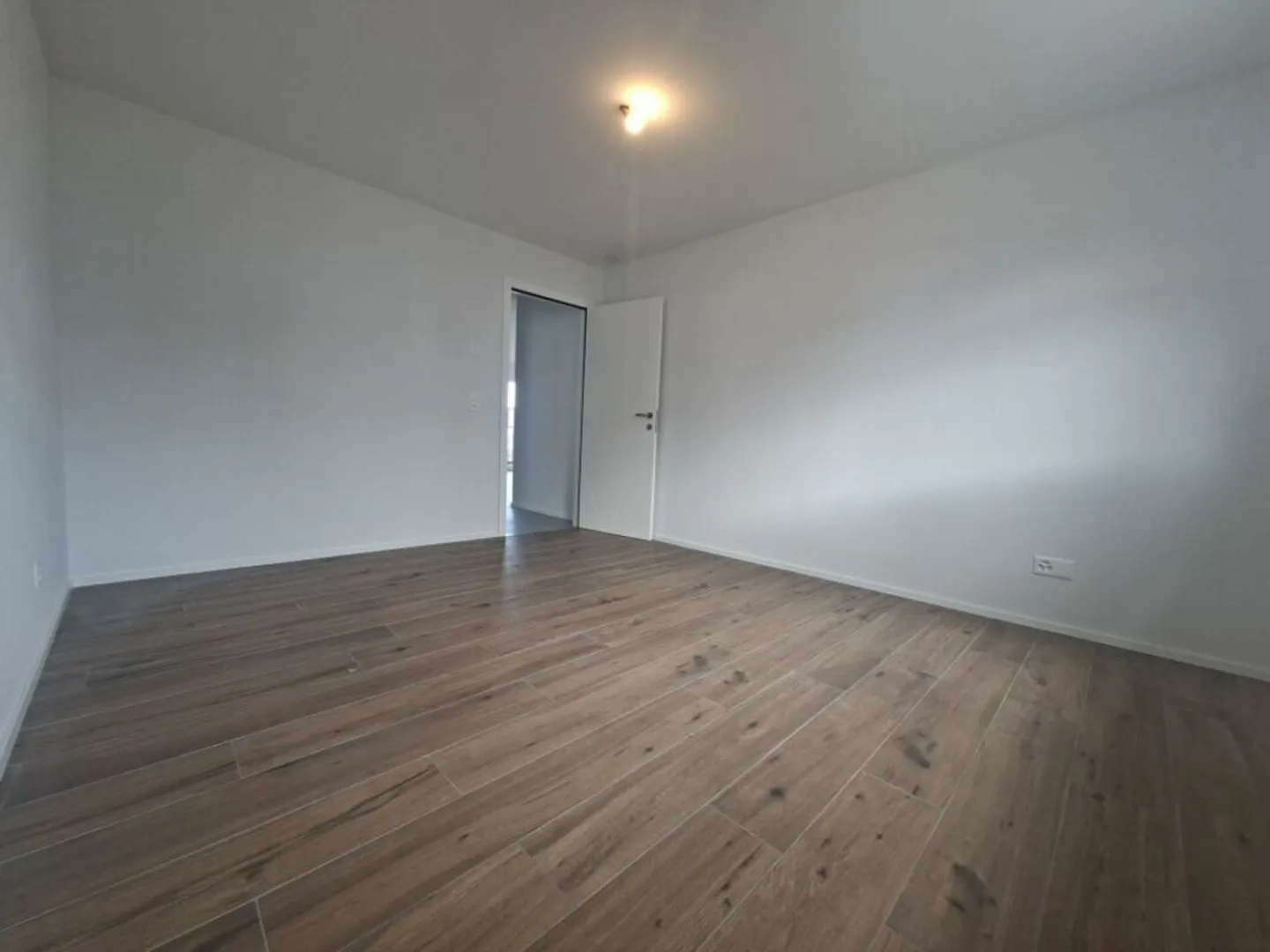 Apartment for rent - Photo 4 of 9