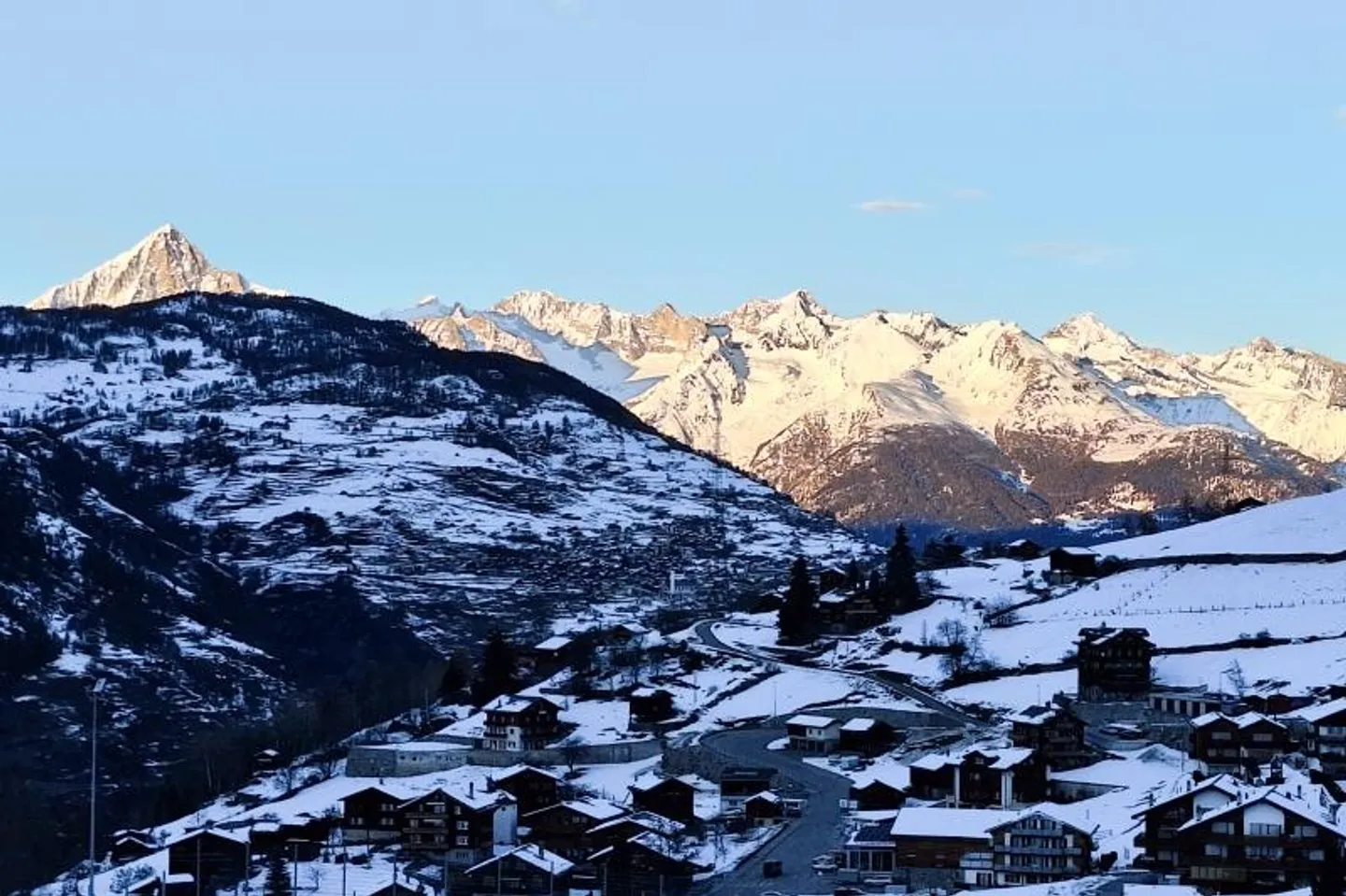 VIRTUAL TOUR: 4.5 Room Holiday Apartment with Charm - Photo 6 of 7